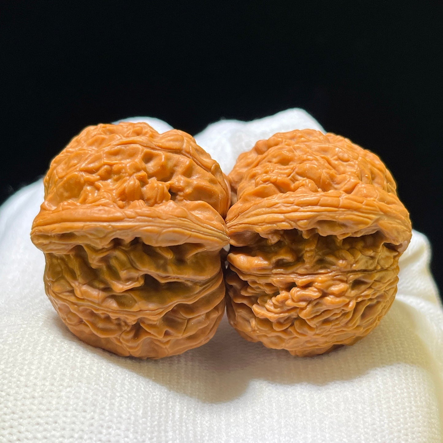 "Millstone" Mopan Wenwan Walnuts Pair | 40.0mm x 38.0mm | MP-1111
