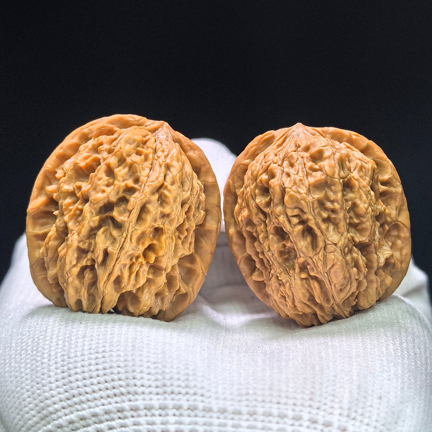 "Rain Flower Stone" Yuhuashi Wenwan Walnuts Pair | 35.0mm x 34.0mm | YHS-1401