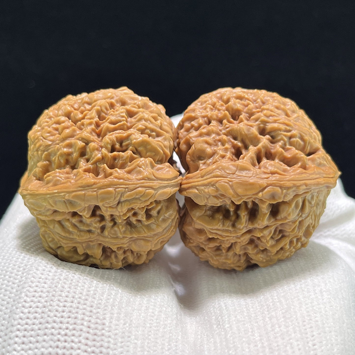 The "Nanjiang Stone" (Nan Jiang Shi) Ergonomic Giant Pair | 40.0mm x 38.0mm | NJS-903