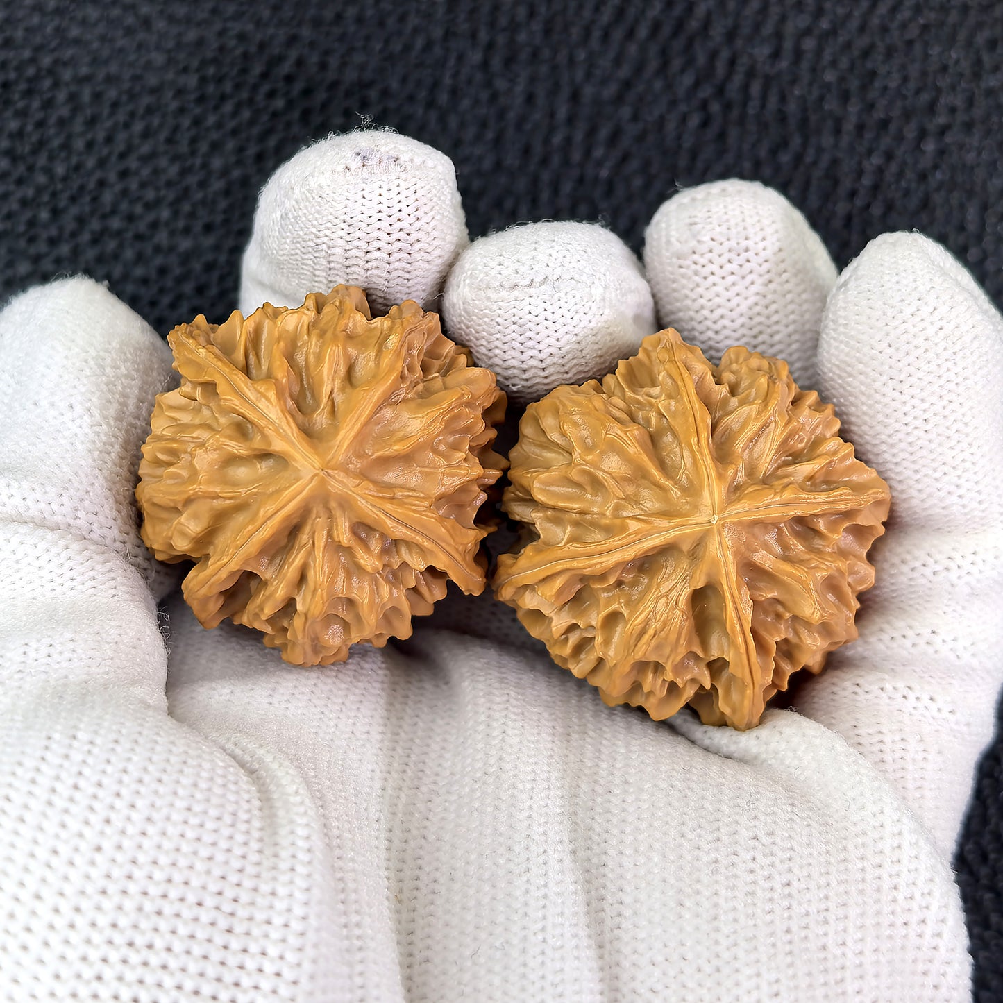 The "Qi San Four-Ridge" (Qi San Zheng Si Leng) Pair | 34.0mm x 33.0mm | QSZSL-301