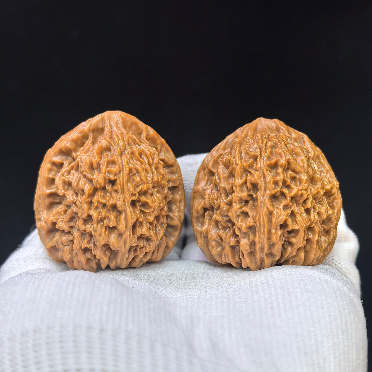 Peach-Heart Concave-Base Nanjiang Stone Wenwan Walnut Pair | 40.0mm x 38.0mm | TXBDNJS-17D9