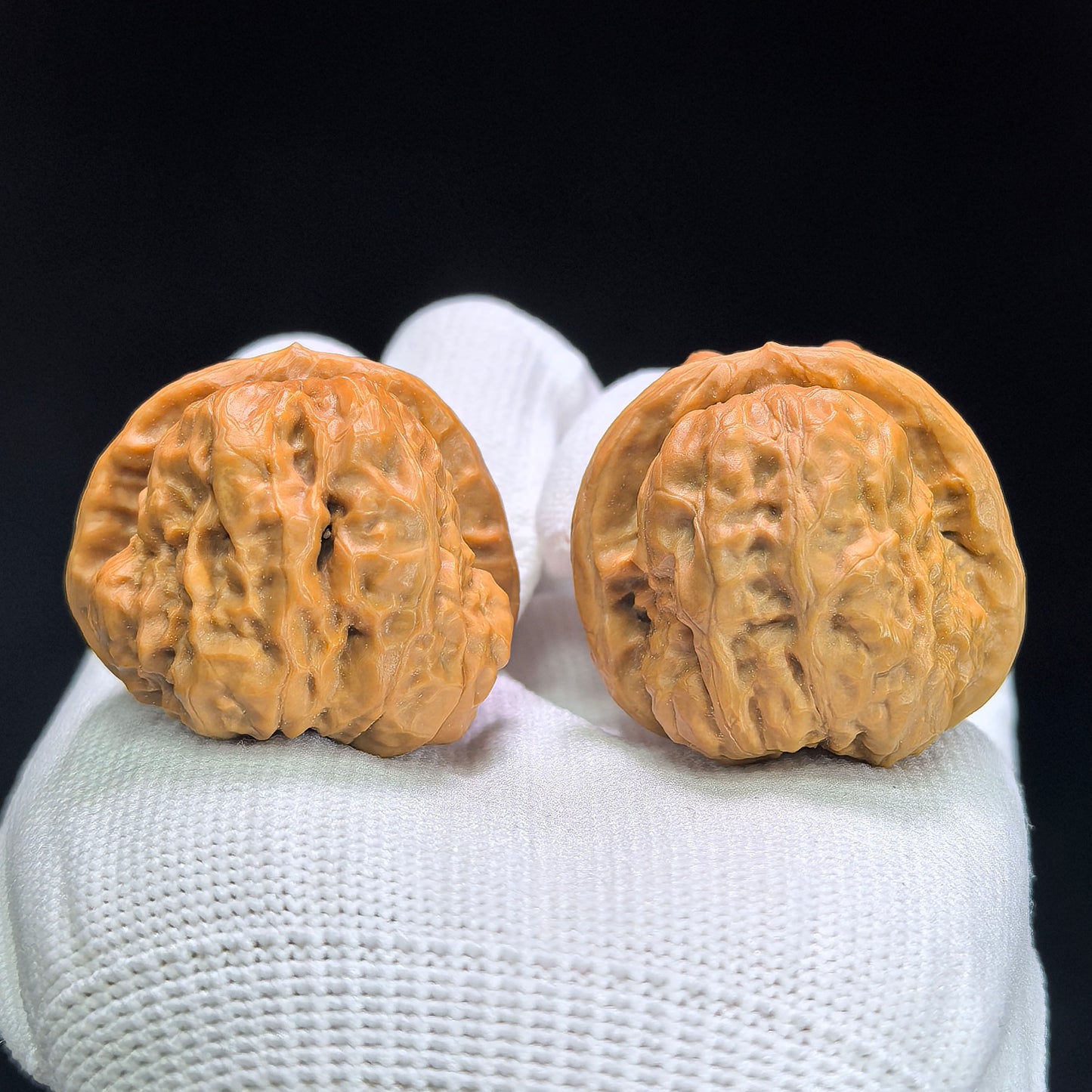 "Crystal Frog" Shuijingwa Wenwan Walnuts (Pair) | 36.0mm x 38.0mm | Stock ID: W-1401
