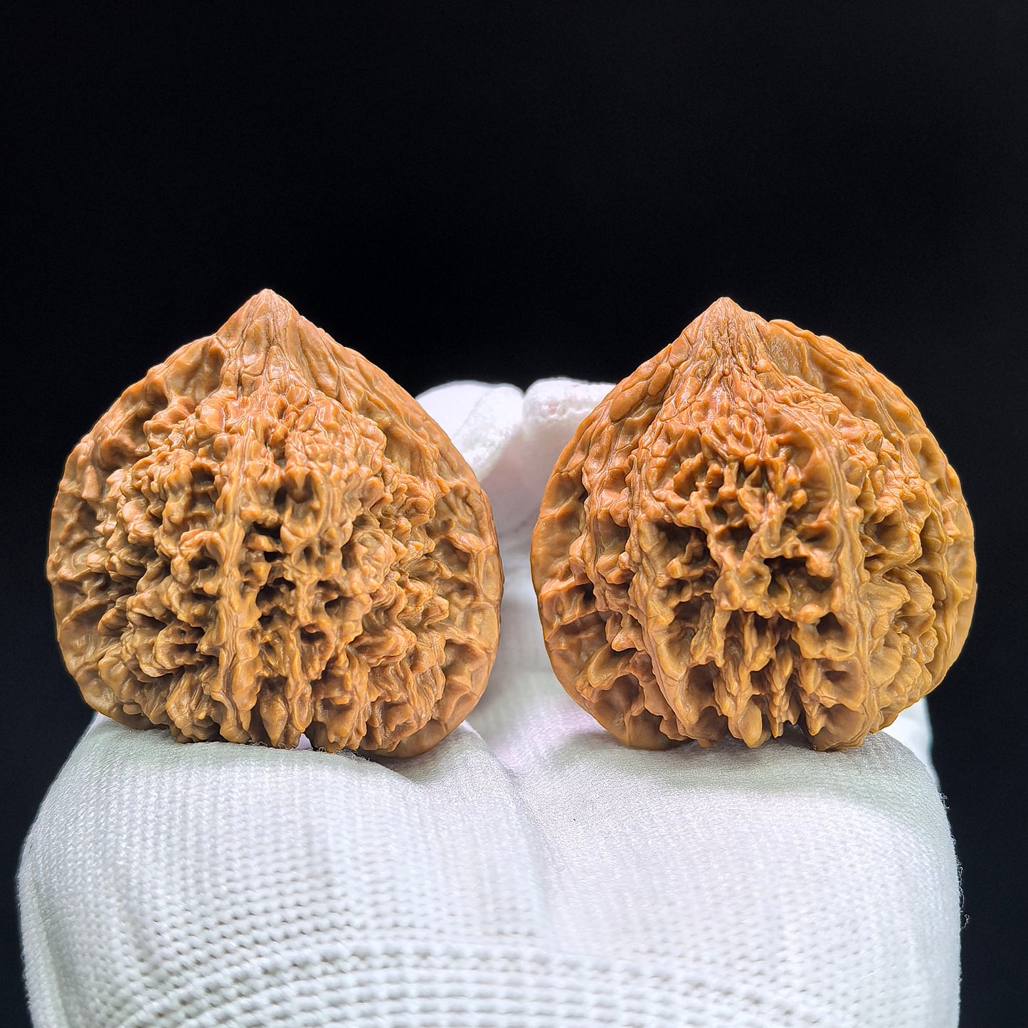 "Starry Sky" Mantianxing Wenwan Walnuts (Pair) | 42.0mm x 40.0mm | Stock ID: MTX-1402