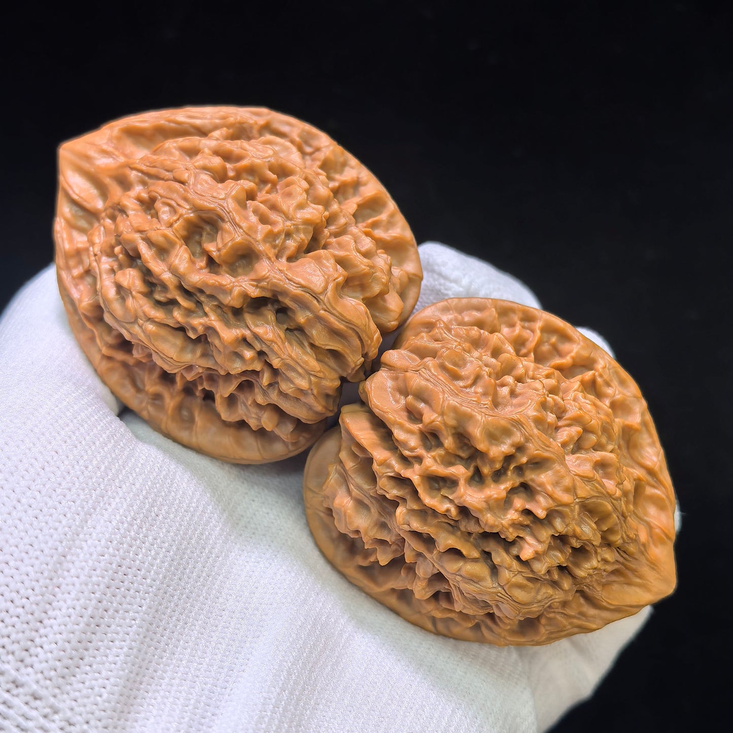 "Kylin-Pattern Peach Heart Concave Base" Qilinwen Taoxin Aodi Wenwan Walnuts (Pair) | 47.0mm x 42.0mm | Stock ID: QLW-1552C
