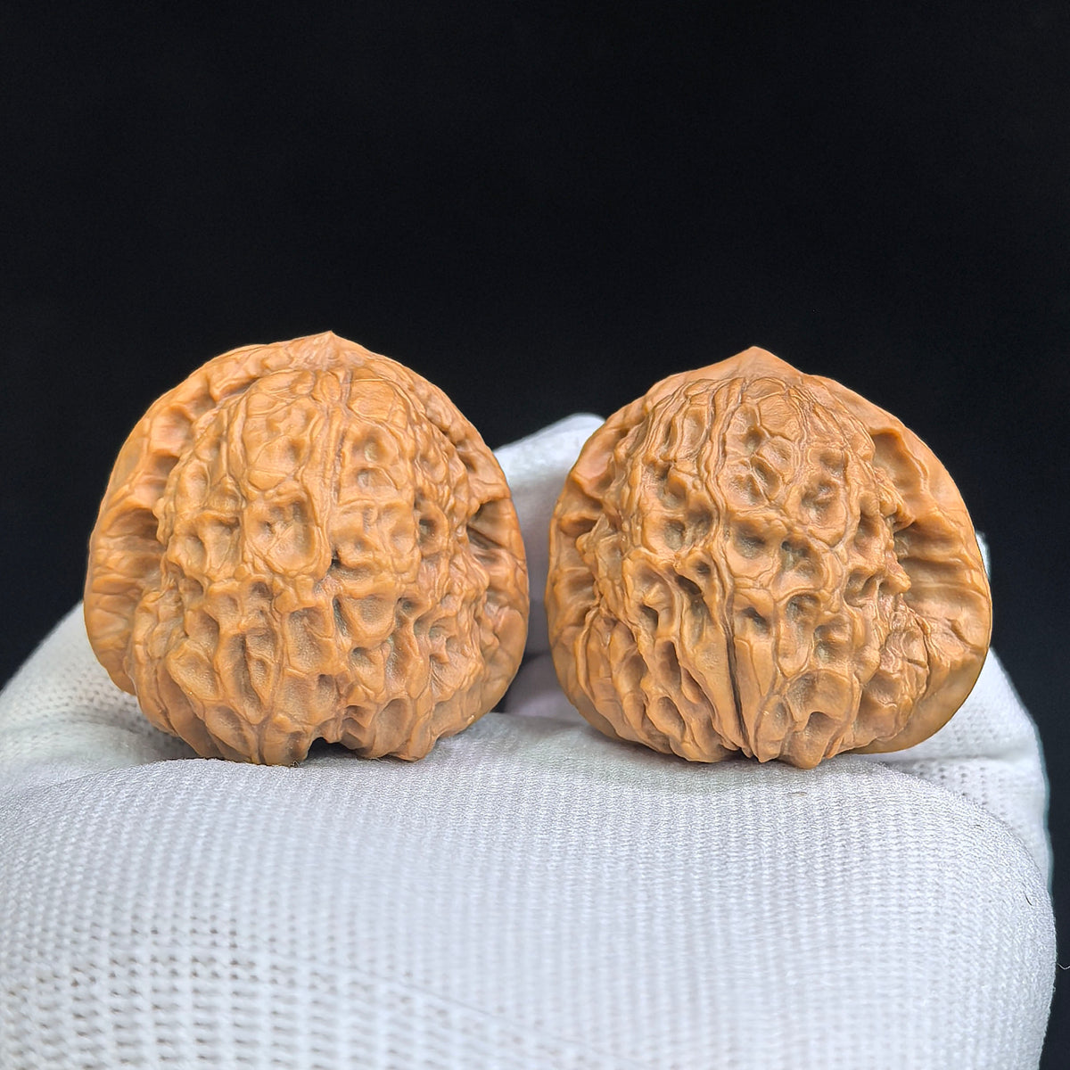 Compact Round-Bodied “Da Tuanyuan” Wenwan Walnut Pair — 39.0mm x 37.0mm | DTY-SY1H8