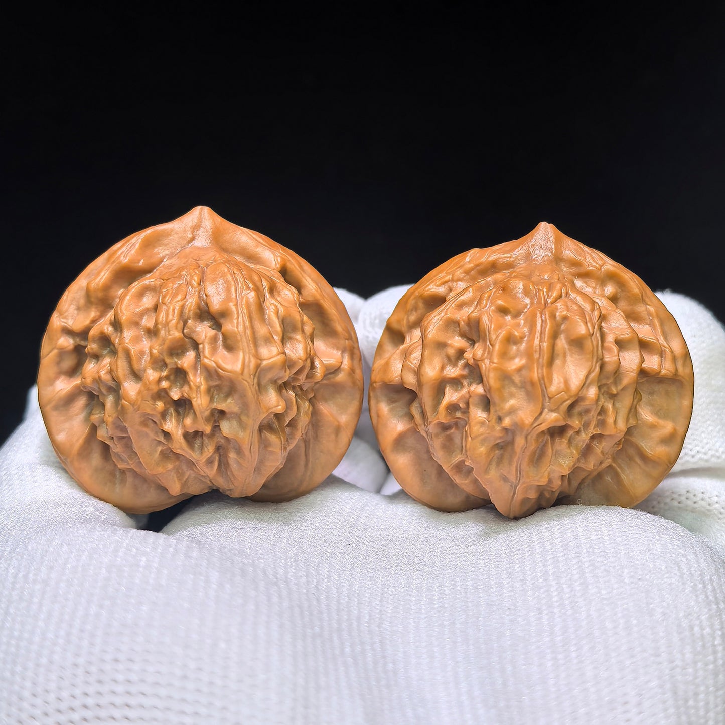 "Tutu" Tutu Low-Profile Wenwan Walnuts Pair | 41.0mm x 39.0mm | TT-1552C