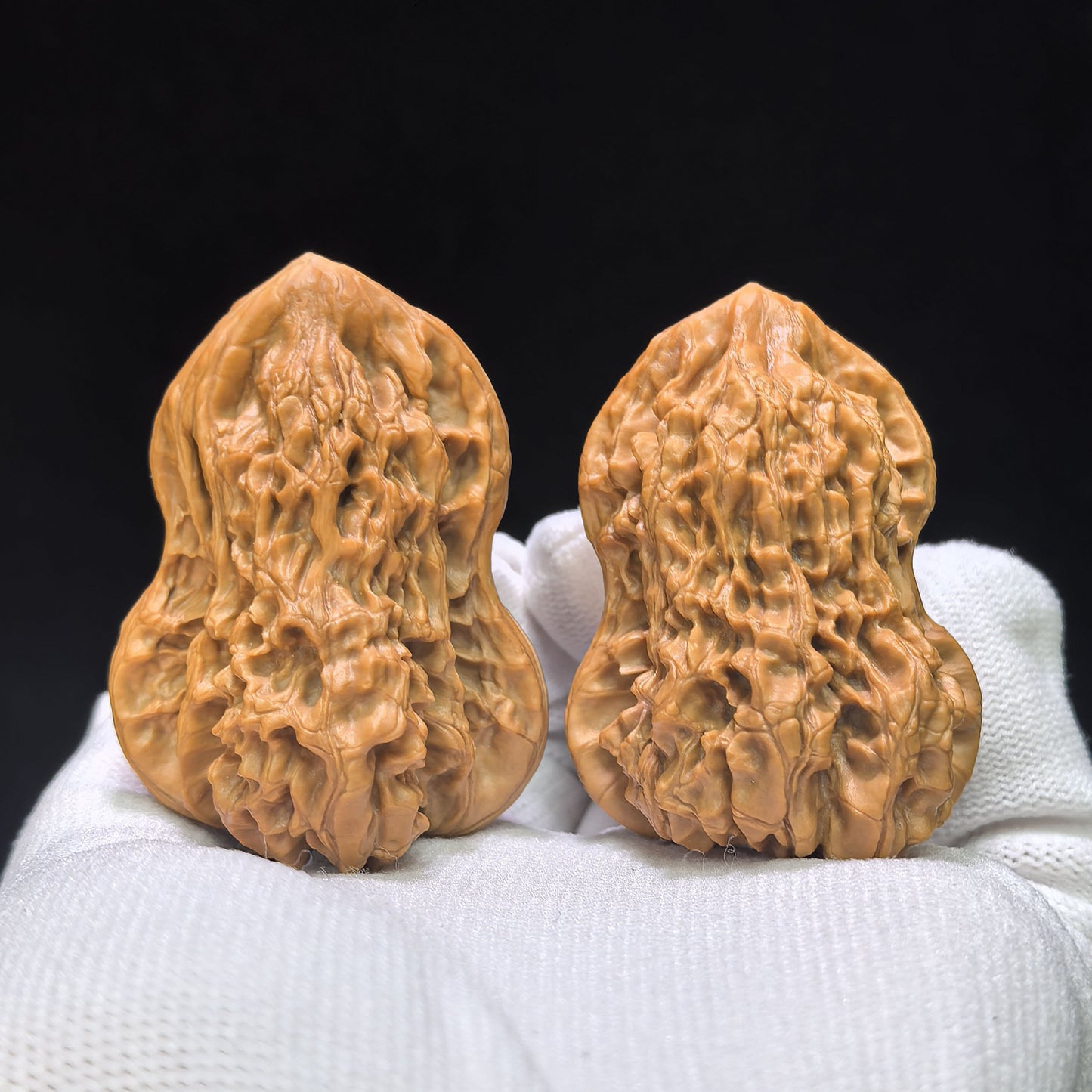 Gourd of Fortune and Prosperity" (Fulu Hulu) Scholar Walnuts Pair | 38.0mm x 39.0mm | Elite Biomorphic Silhouette | Singularities Grade Masterpiece | Stock ID: FLHL-02