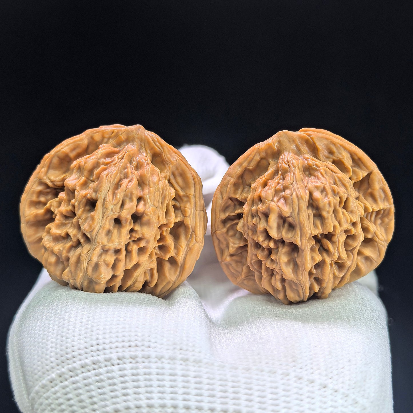 "Four-Tower Pavilion Lionhead" Sizouloutou SZL-1408 Low-Profile Wenwan Walnuts Pair | 40.0mm x 34.0mm | SZL-1408