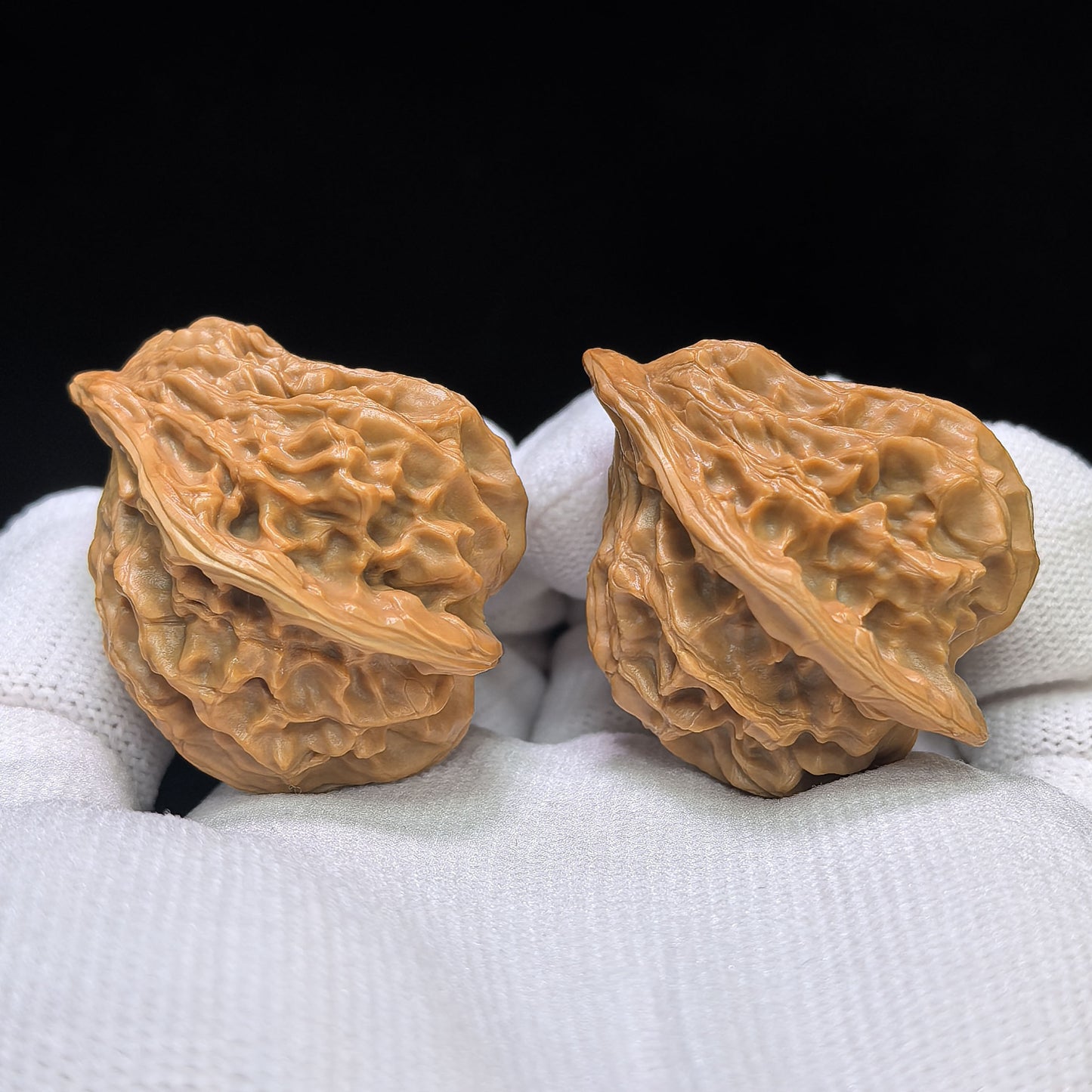 "Little Bird" Xiaoniao Wenwan Walnuts Pair | 34.0mm x 33.0mm | YL-01SY