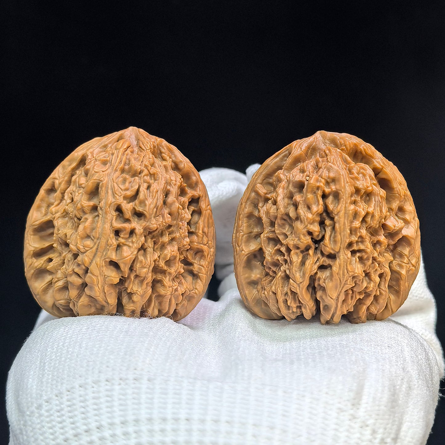 "Tri-Rib Nanjiangshi" Three-Sided Nanjiangshi Wenwan Walnuts (Pair) | 41.0mm x 40.0mm | Stock ID: NJS-1505C