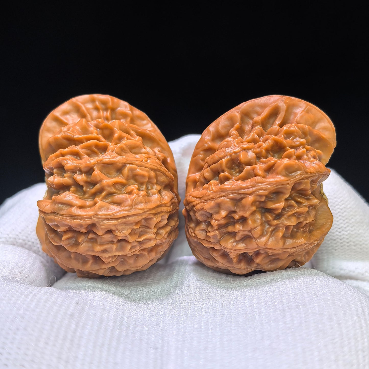 "Palace Lantern Butterfly Smooth-Sailing" (Gongdeng Hudie Yifan) Scholar Walnuts Pair | 39.0mm x 37.0mm | Singularities Grade Masterpiece | Stock ID: GDHDYF-CG205E