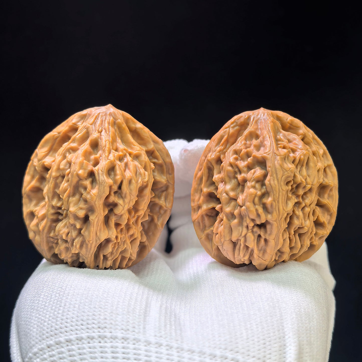 "Beijing Chicken Heart" Beijing Jixin BJJX-1109 Wenwan Walnuts Pair | 42.0mm x 41.0mm | BJJX-1109