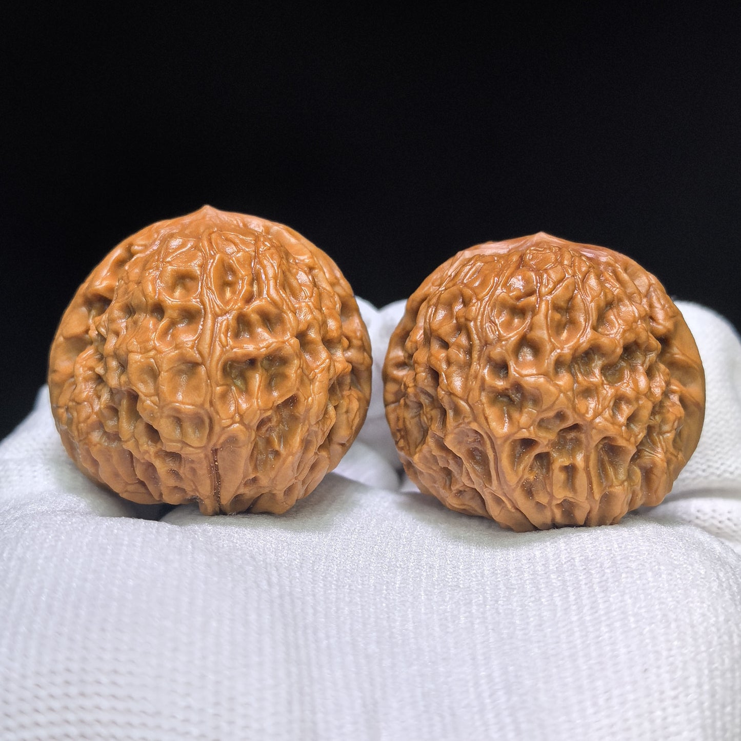 "Grand Reunion" Datuanyuan Wenwan Walnuts Pair | 38.0mm x 42.0mm | TY-1502C
