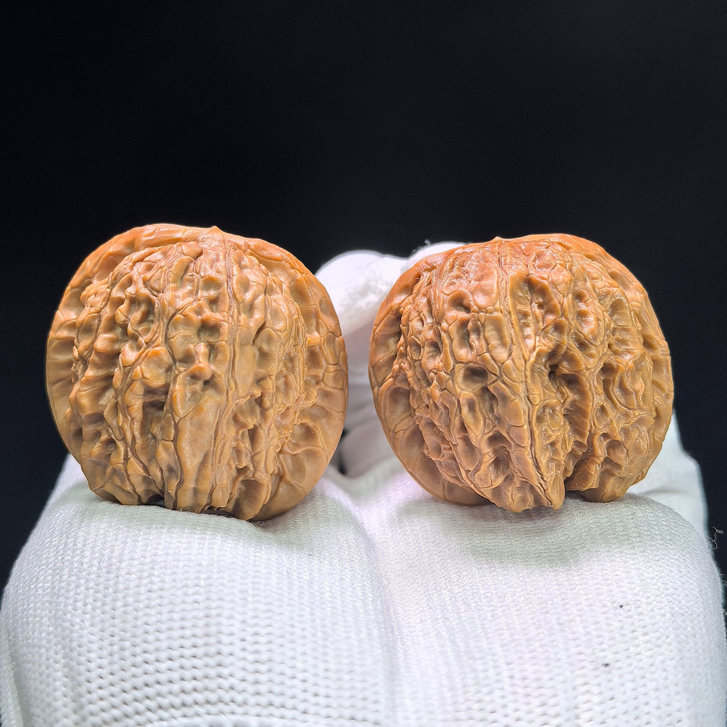 "Blood Kylin" Xueqilin Wenwan Walnuts (Pair) | 38.0mm x 39.0mm | Stock ID: XQL-1401