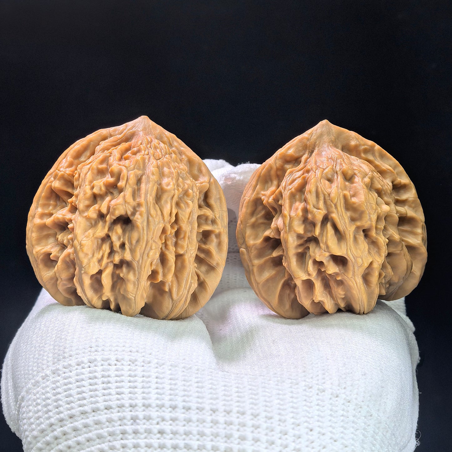 "Peach Heart" Xiayunling Wenwan Walnuts Pair | 41.0mm x 38.0mm | XYL-1406