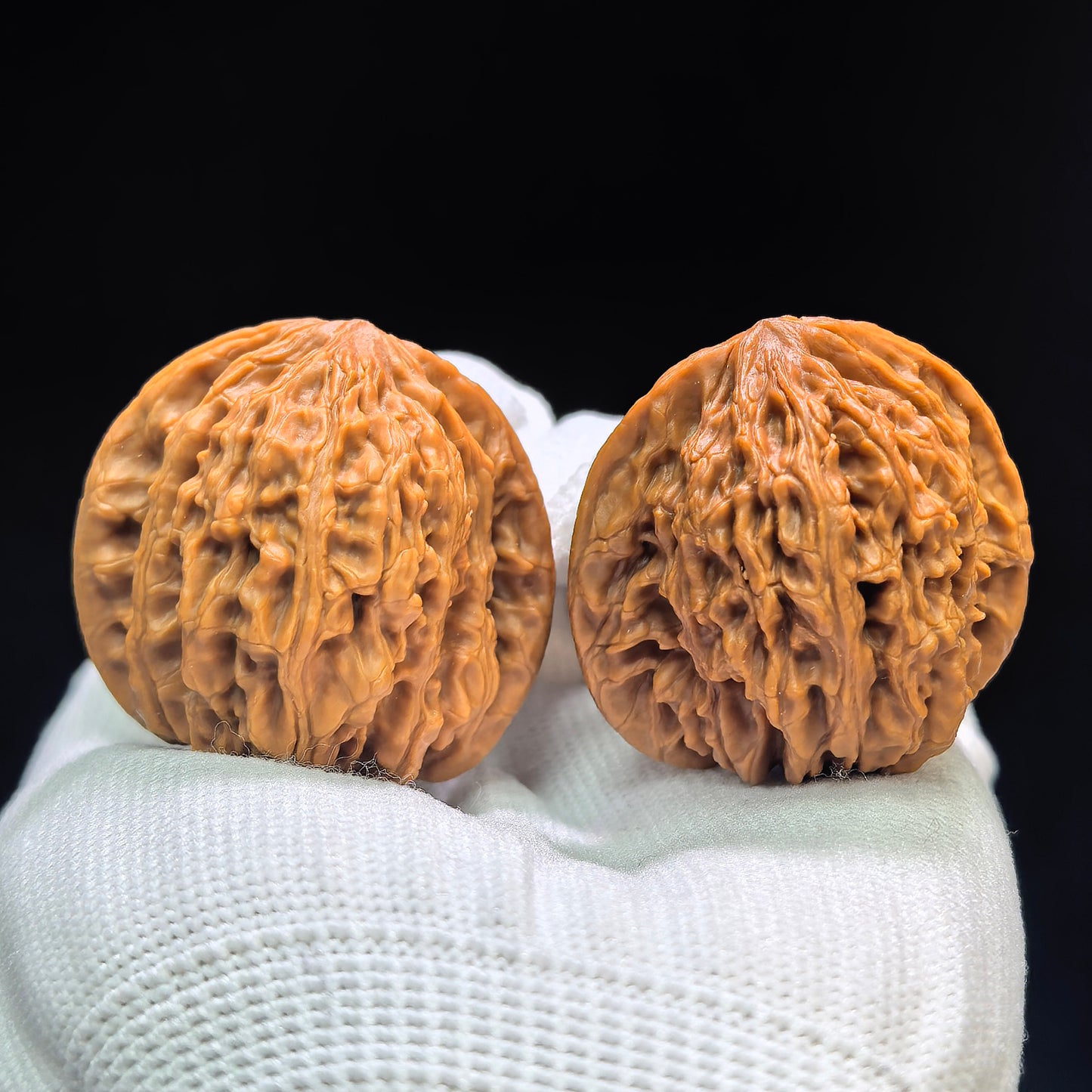 "Misty Soul Mountain" Wuling Shan WLS-1602 Low-Profile Wenwan Walnuts Pair | 39.0mm x 36.0mm | WLS-1602