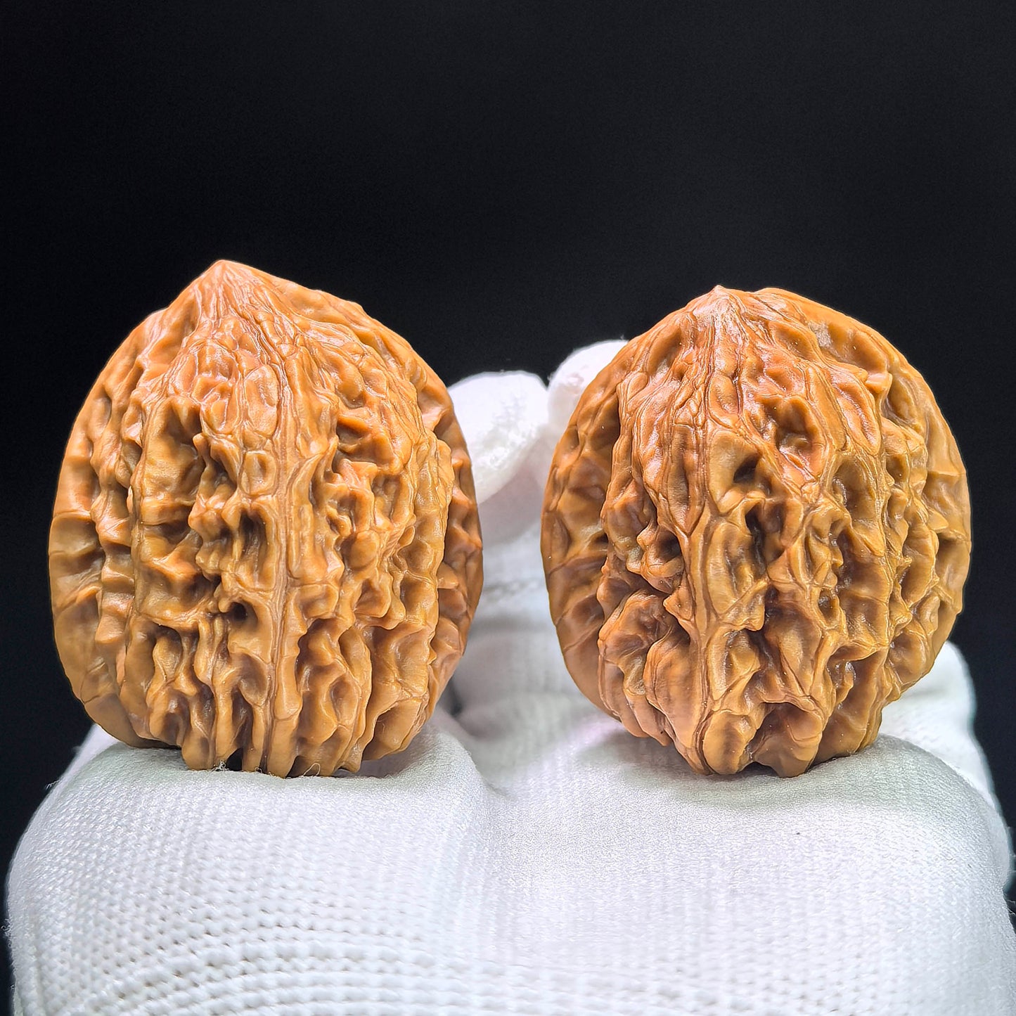 "Beijing Chicken Heart" Beijing Jixin BJJX-1402 Low-Profile Wenwan Walnuts Pair | 38.0mm x 38.0mm | BJJX-1402
