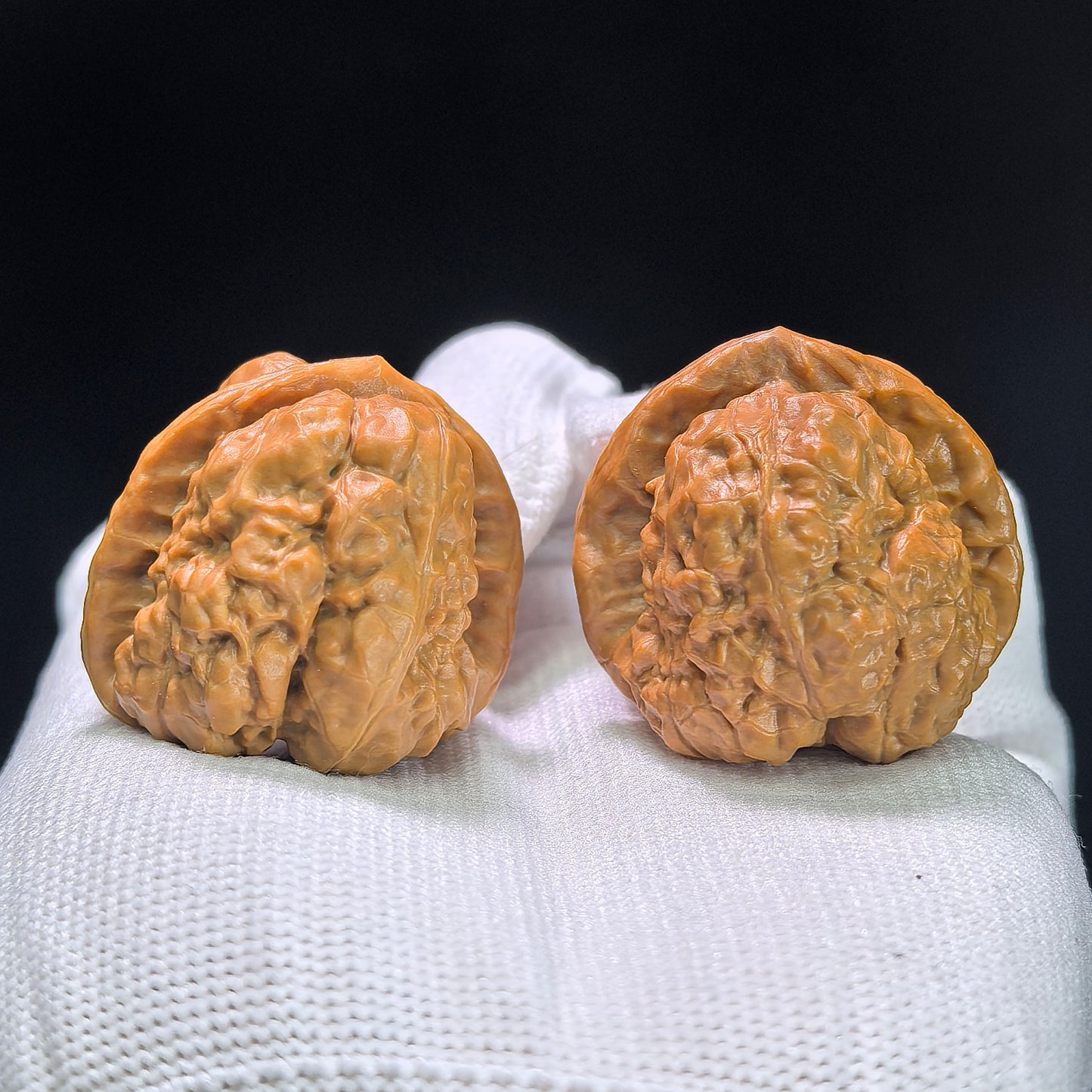 "Pocket Crystal Frog" Xiuzhen Shuijingwa Wenwan Walnuts (Pair) | 34.0mm x 35.0mm | Stock ID: XZW-1401