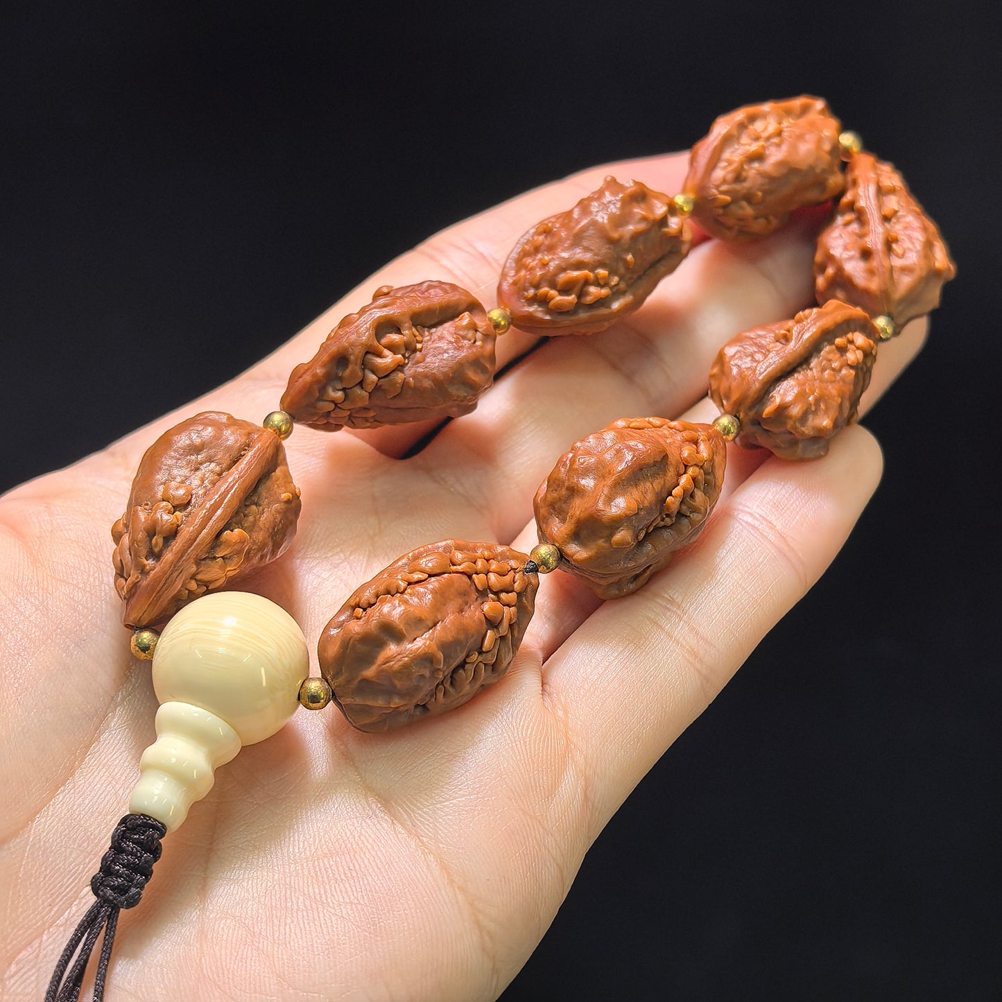 The Royal "Kylin Horn Embroidered Shoe" Qilin Jiao Hand-String (Ivory Nut Edition) | 19mm x 7-Piece | QLJSC-402E