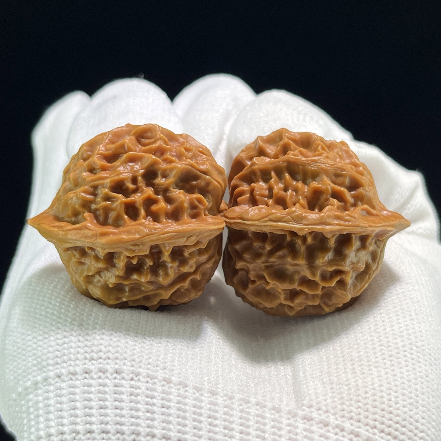 The "Coral Tower" (Shan Hu Ta) Miniature Balanced Pair | 33.0mm x 33.0mm | SHT-706