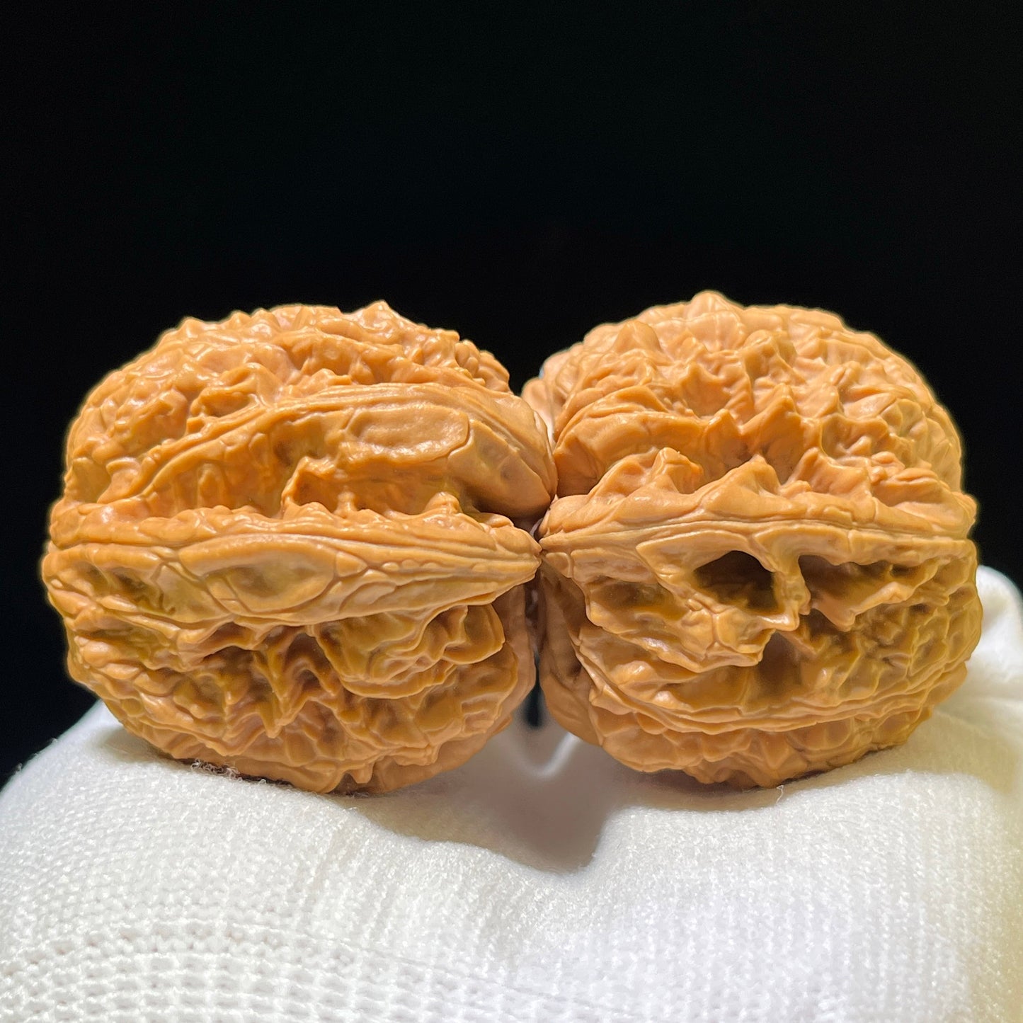 The Spectacular "Blizzard" Baixue Collector Pair | 40.0mm x 38.0mm | BX-1105
