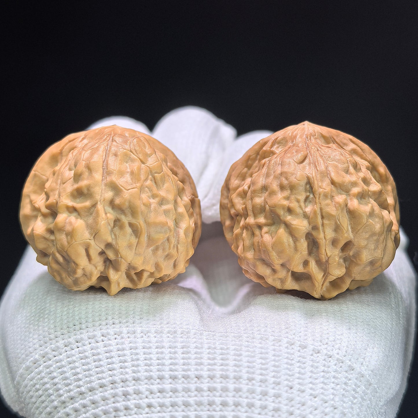 "Golden Toad Vessel" Jinchanzun Wenwan Walnuts Pair | 35.0mm x 38.0mm | JCZ-1401