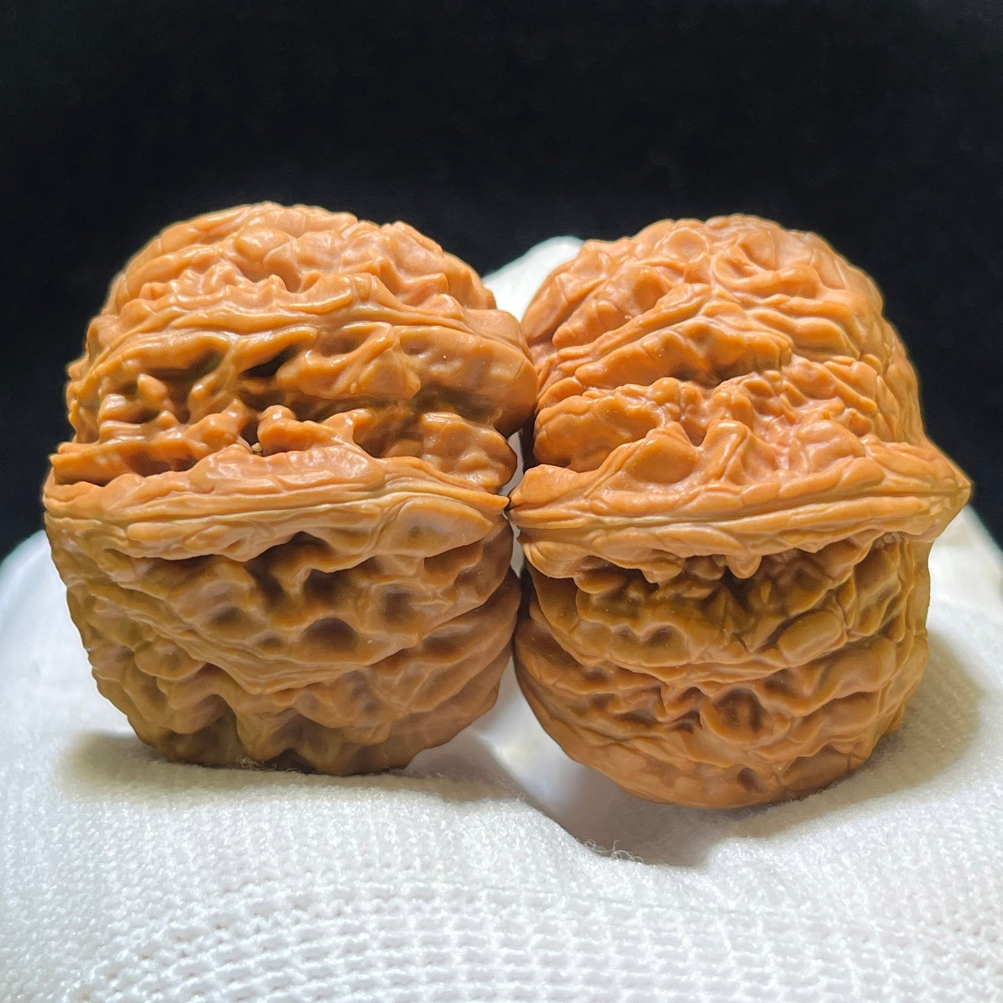 Sizuolou Lion Head (Si Zuo Lou) Scholar Walnuts Pair | 40.0mm x 40.0mm | Stock ID: SZL-1101