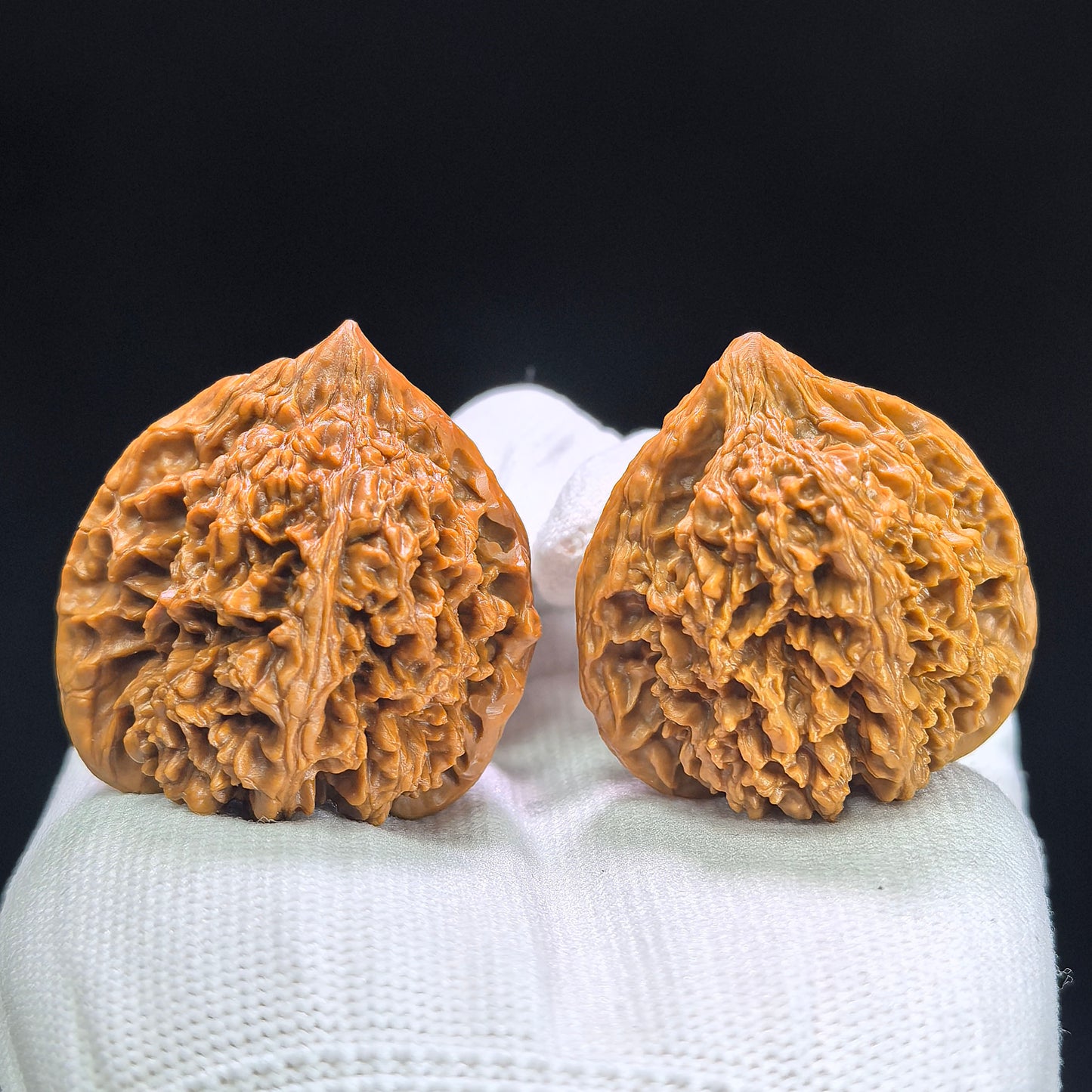 "Peach Heart Concave Base Starry Sky" Taoxin Aodi Mantianxing MTX-1408 Classic Wenwan Walnuts Pair | 39.0mm x 37.0mm | MTX-1408