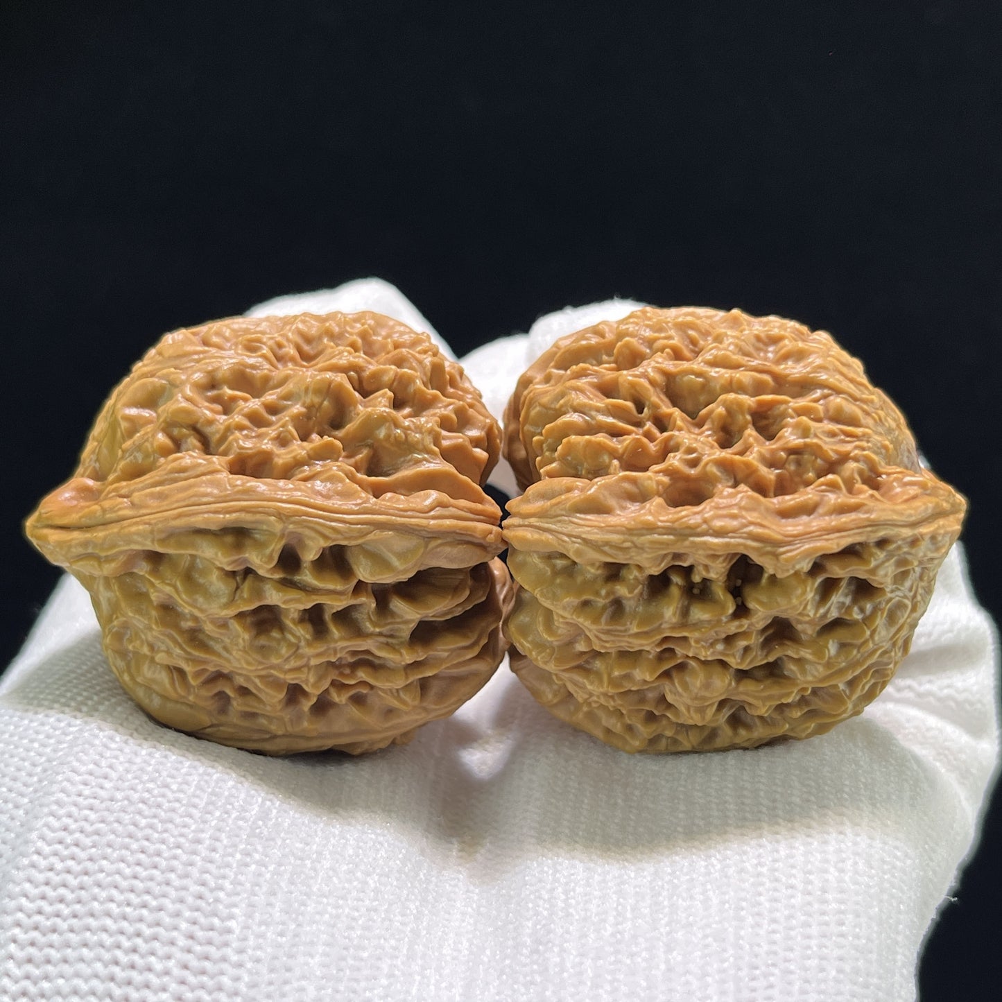 The "Nanjiang Stone" (Nan Jiang Shi) Flawless Balanced Pair | 38.0mm x 38.0mm | NJS-905