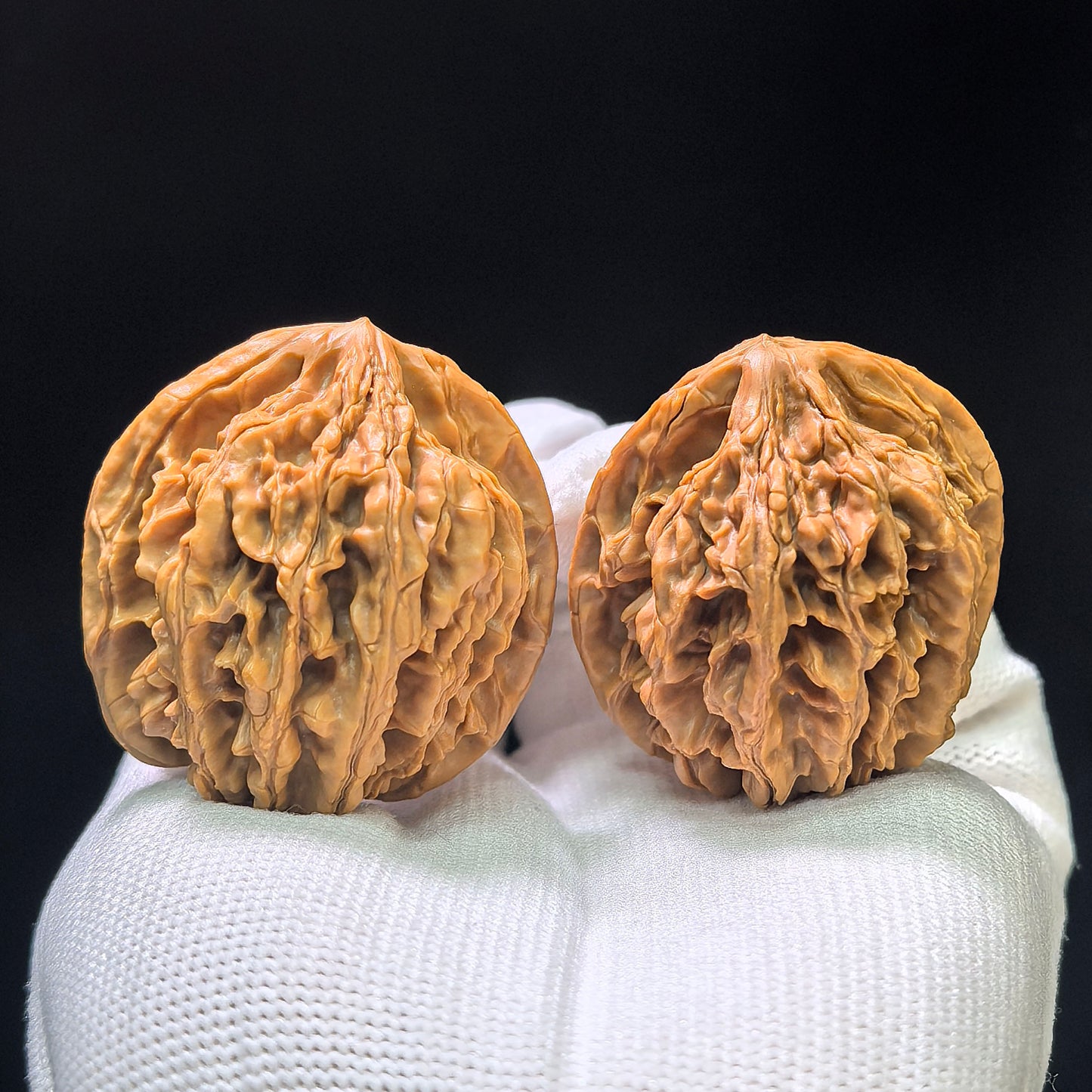"Sky-Reaching Eight-Ribbed" Tongtianba Wenwan Walnuts Pair | 39.0mm x 36.0mm | TTB-1103