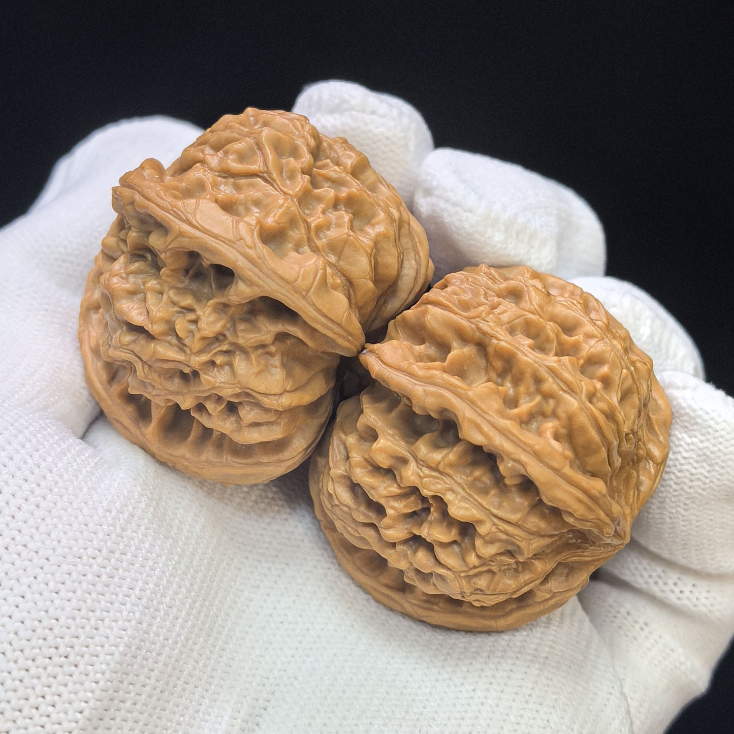 "Imperial Jade Seal Three-Ribbed" Yuxi Sanleng Multi-Ribbed Wenwan Walnuts Pair | 41.0mm x 40.0mm | YSSN-C223E