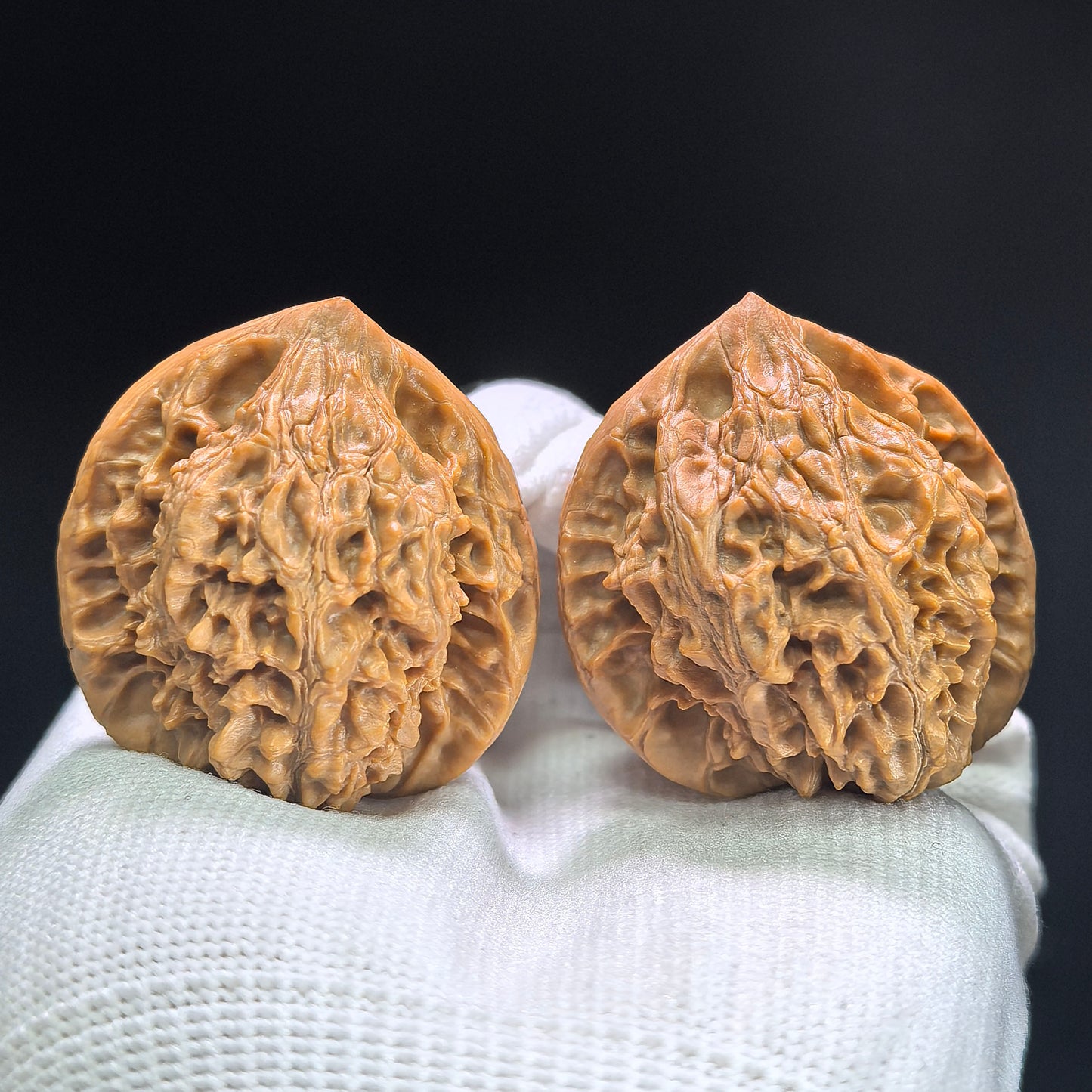 "Peach Heart Xiayun Ridge" Taoxin Xiayunling XYL-1405 Low-Profile Wenwan Walnuts Pair | 39.0mm x 37.0mm | XYL-1405