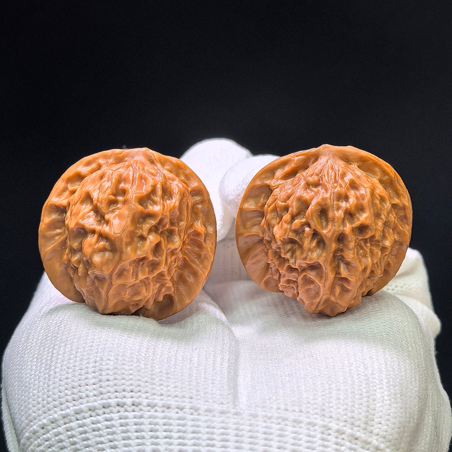 "Chengde Official Seal x Porcelain Doll" Guanyin Ciwawa Wenwan Walnuts Pair | 34.0mm x 33.0mm | CWW-1102