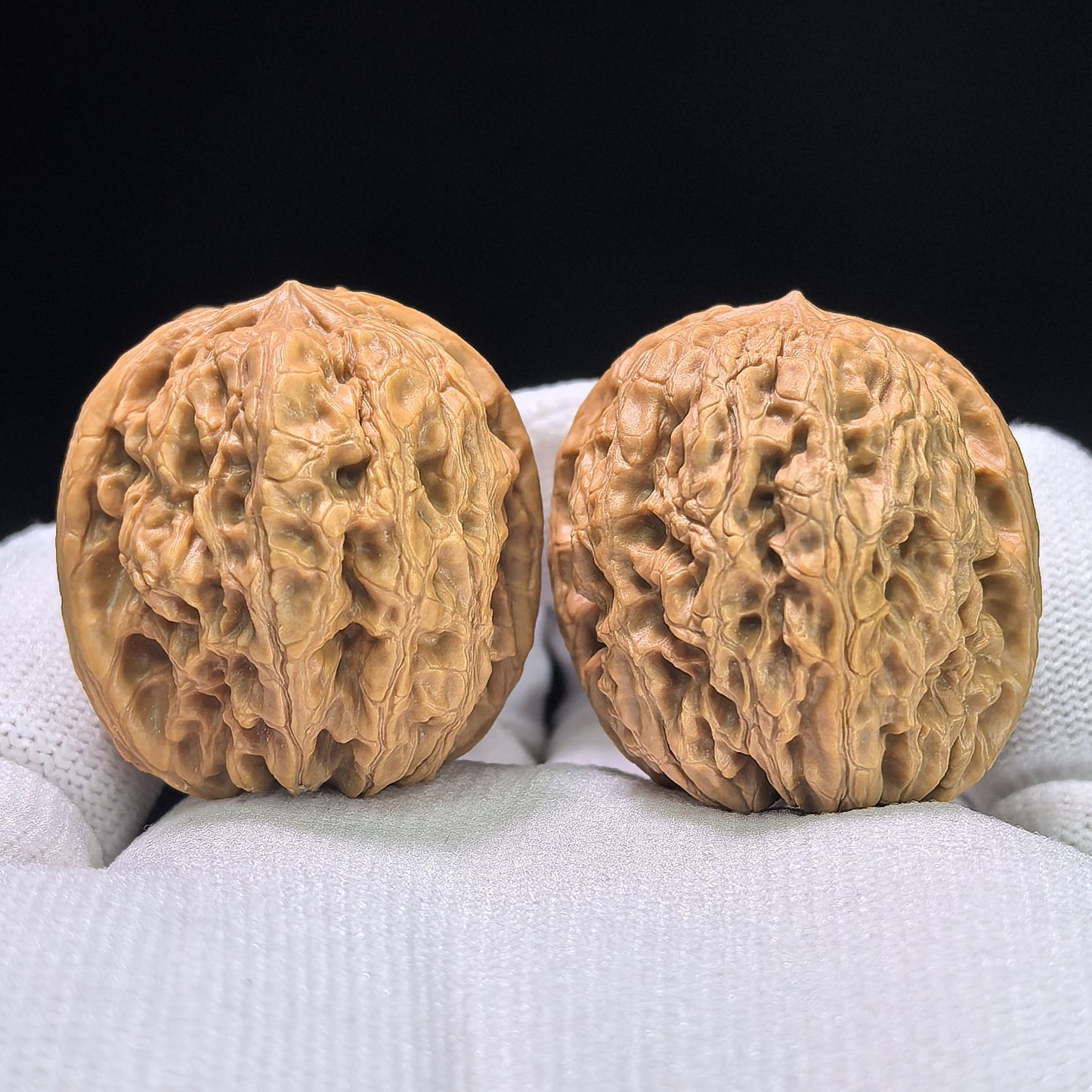 "Rain Flower Stone" Yuhuashi YHS-1106 Low-Profile Wenwan Walnuts Pair | 34.0mm x 34.0mm | YHS-1106