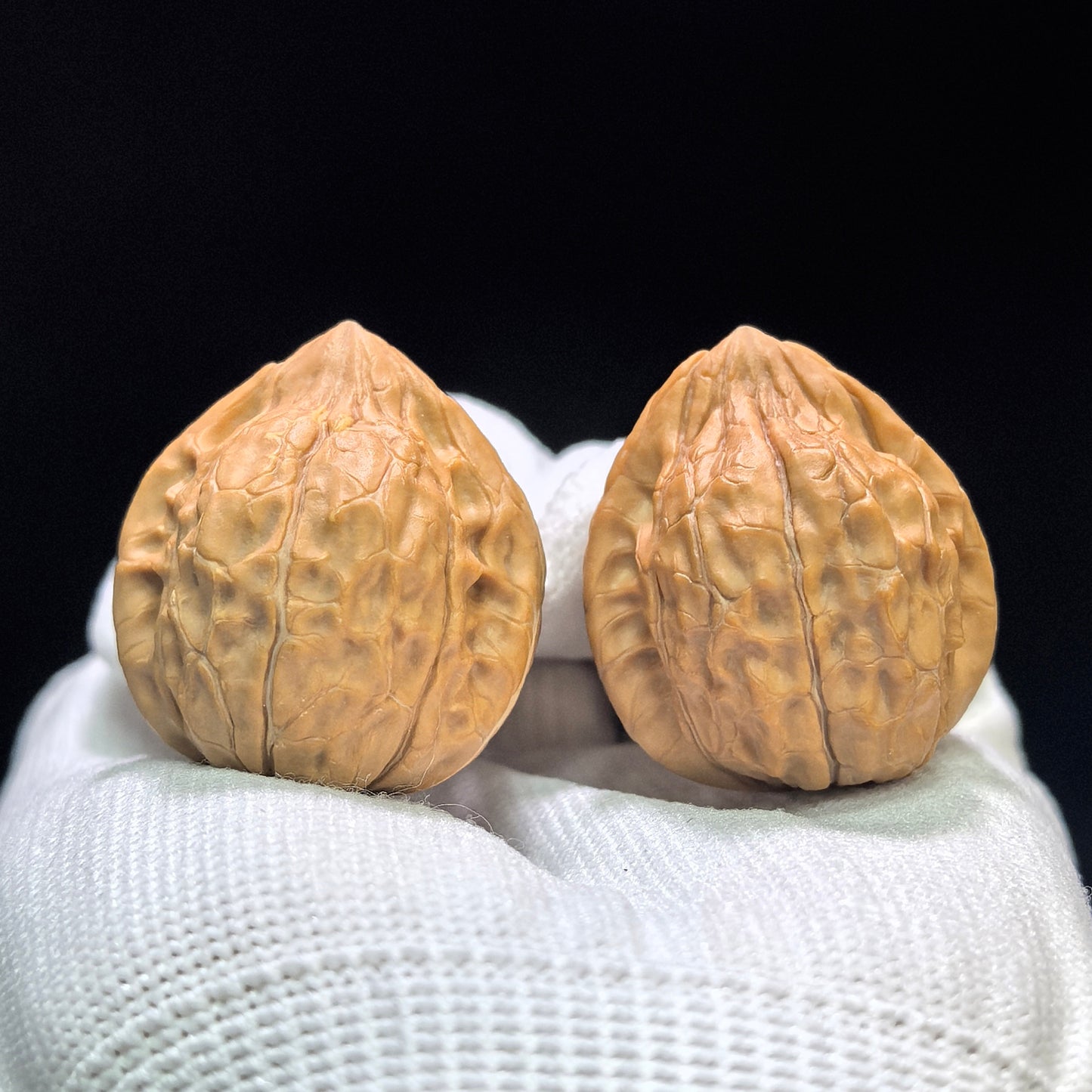 "Mini Turtle Shell Texture" Xiuzhen Gujiaowen XZGJW-1602 Pocket-Sized Wenwan Walnuts Pair | 30.0mm x 32.0mm | XZGJW-1602