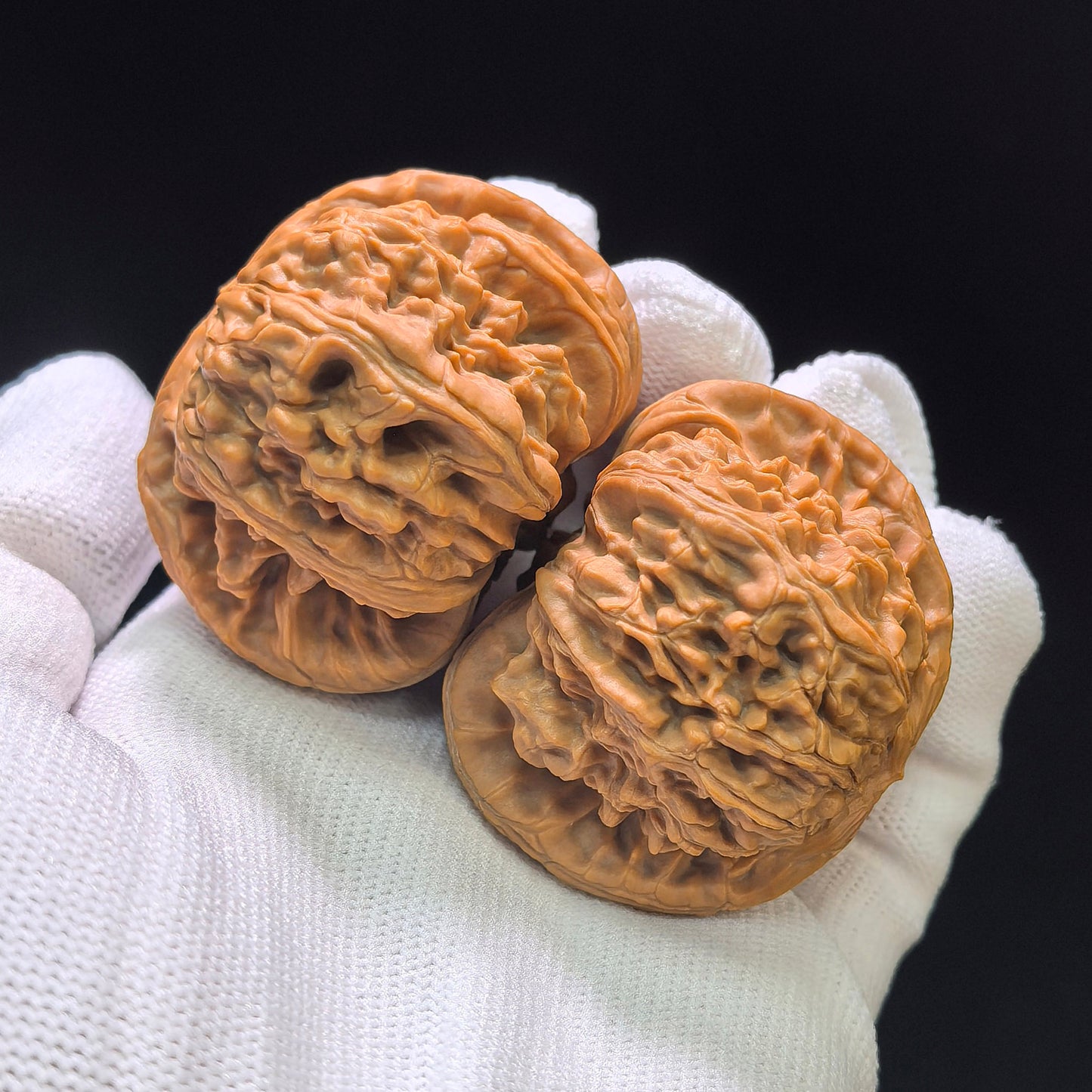 "White Lion Head" Bai Shishi Wenwan Walnuts Pair | 45.0mm x 43.0mm | BSJ-1552C