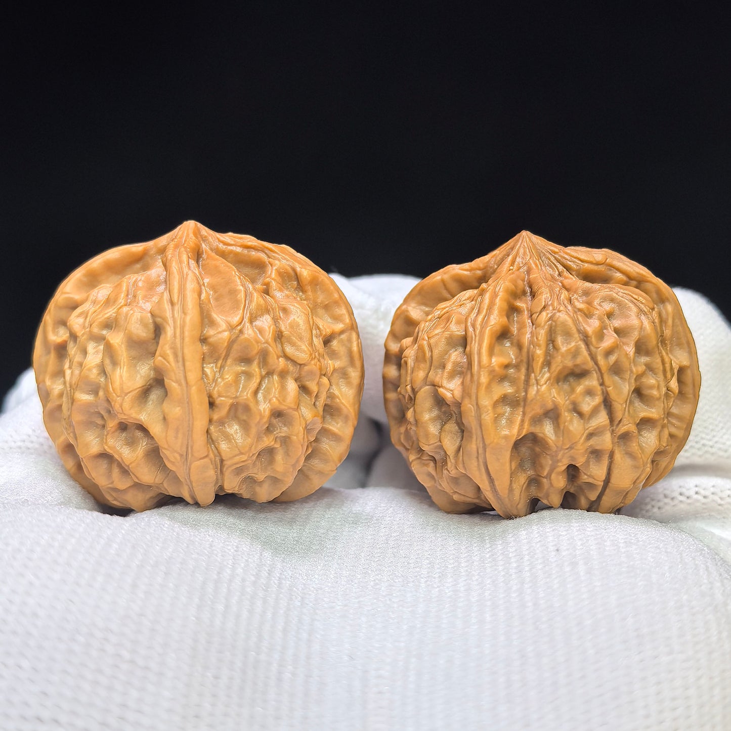 "Imperial Jade Seal X-Men" Yuxi Sileng X-Zhanjing Four-Ribbed Wenwan Walnuts Pair | 36.0mm x 36.0mm | YSFN-C226E