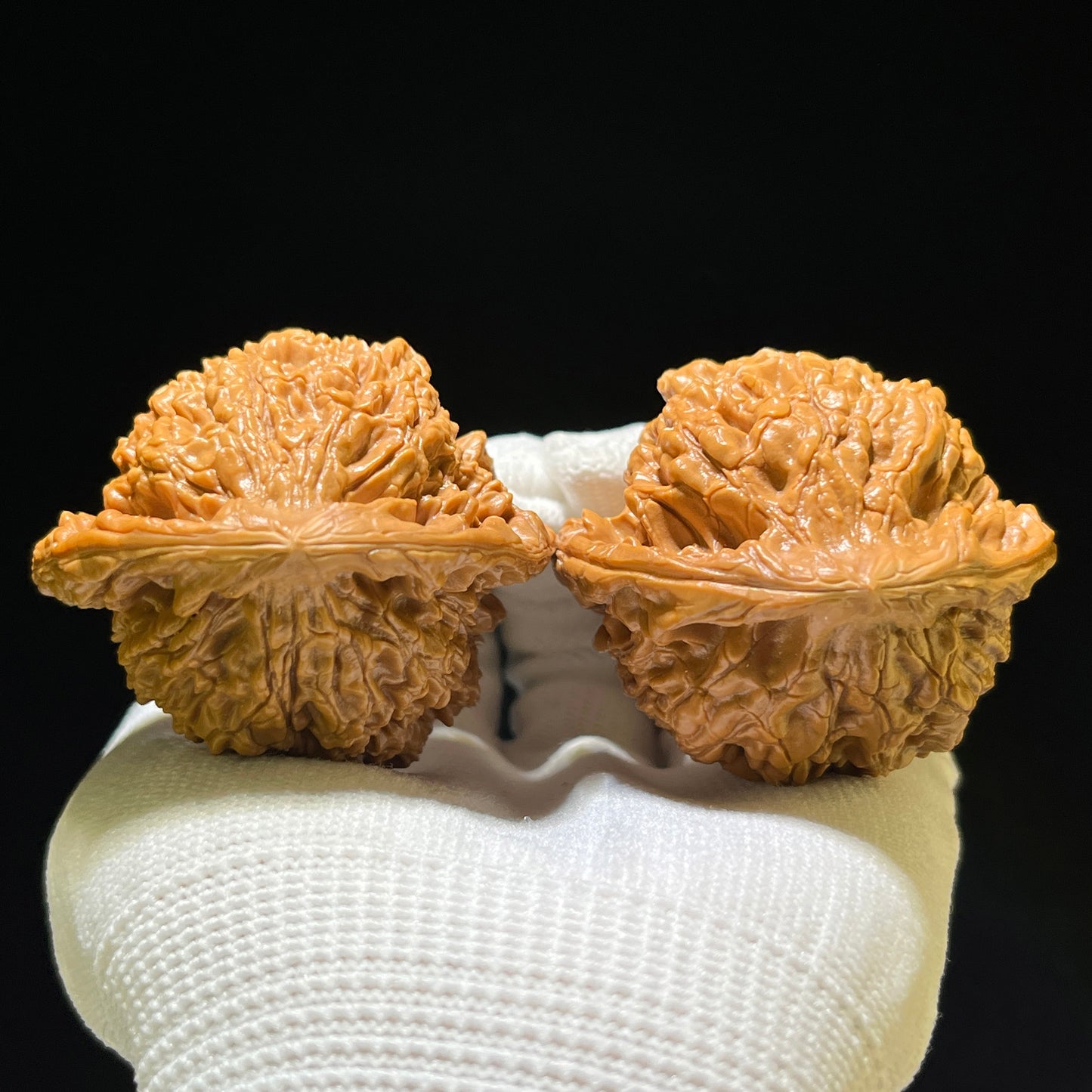 The Illustrious "Wang Yong Big Official Hat" Wang Yong Da Guanmao Premium Pair | 49.0mm x 44.0mm | DGM-1106