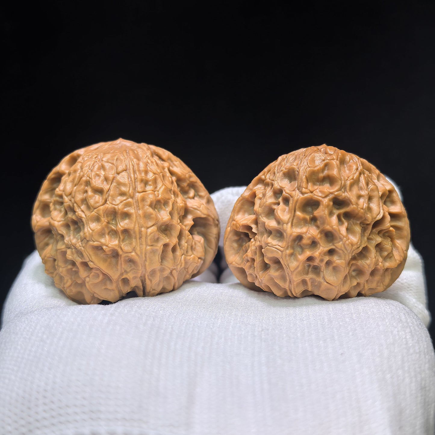 "Triangle Grand Reunion" Sanjiao Da Tuan Yuan Wenwan Walnuts (Pair) | 45.0mm x 42.0mm | Stock ID: TY-1503C
