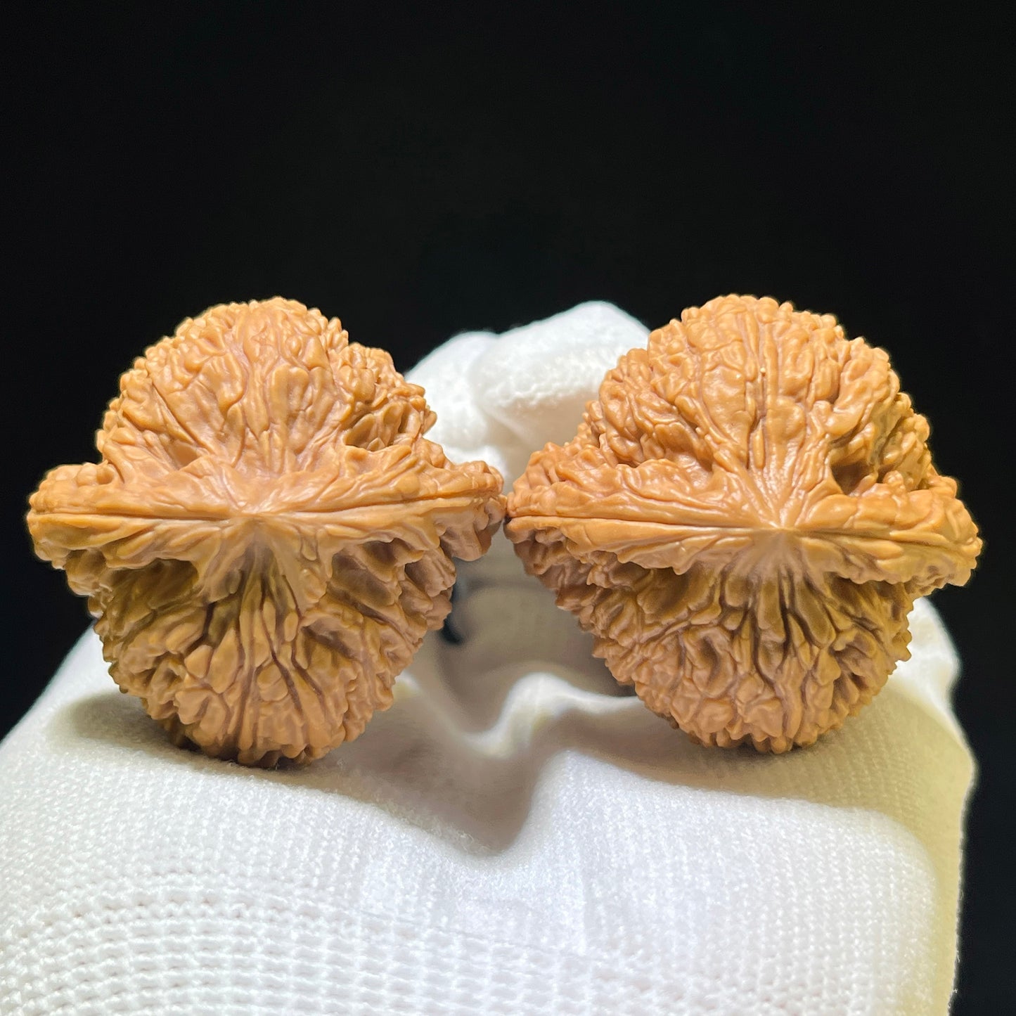 "Nanjiangshi" Nanjiangshi Wenwan Walnuts (Pair) | 38.0mm x 37.0mm | Stock ID: NJS-1106