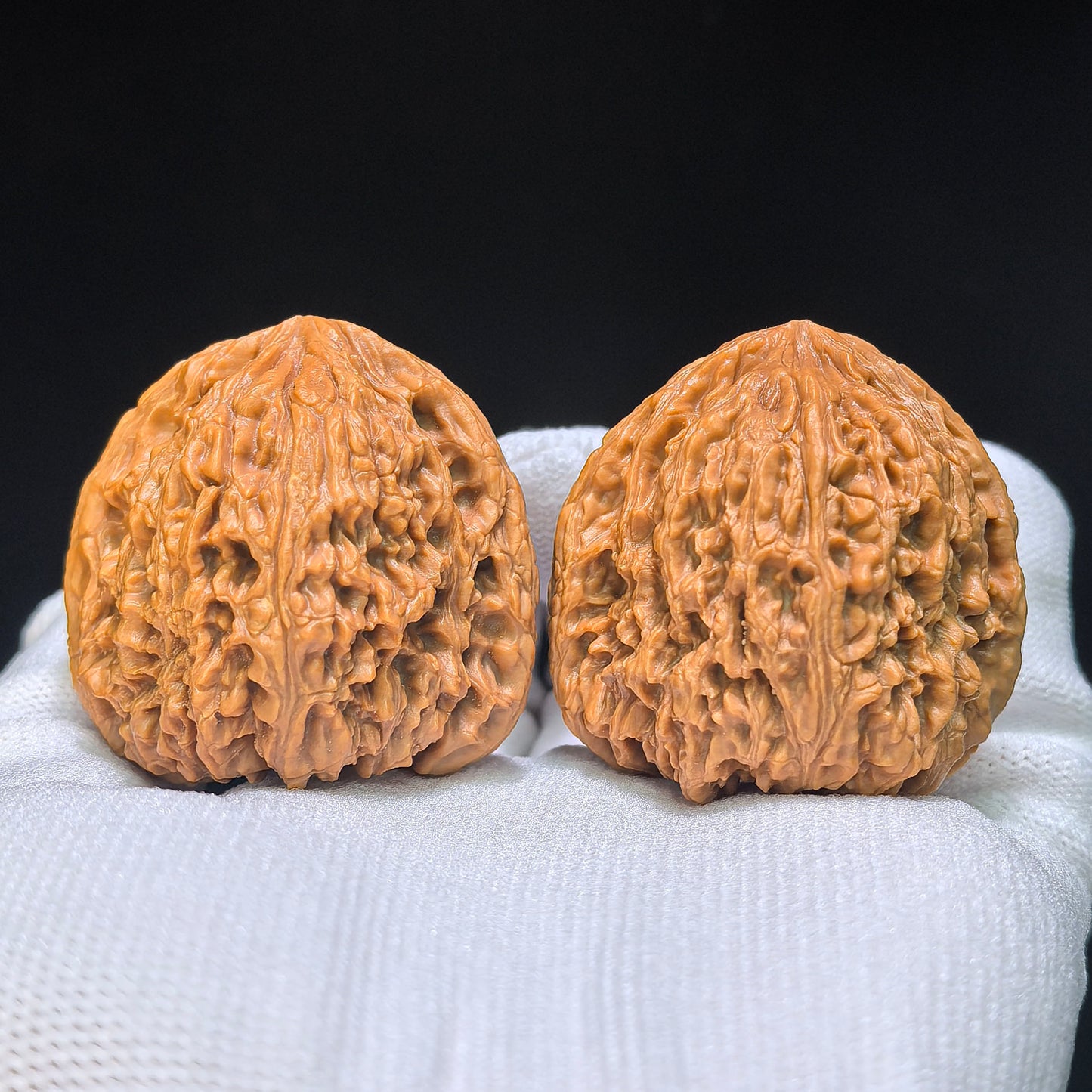 "Triangle Concave Base" Sanjiao Aodi Nanjiangshi Wenwan Walnuts Pair | 41.0mm x 39.0mm | NJS-1514C