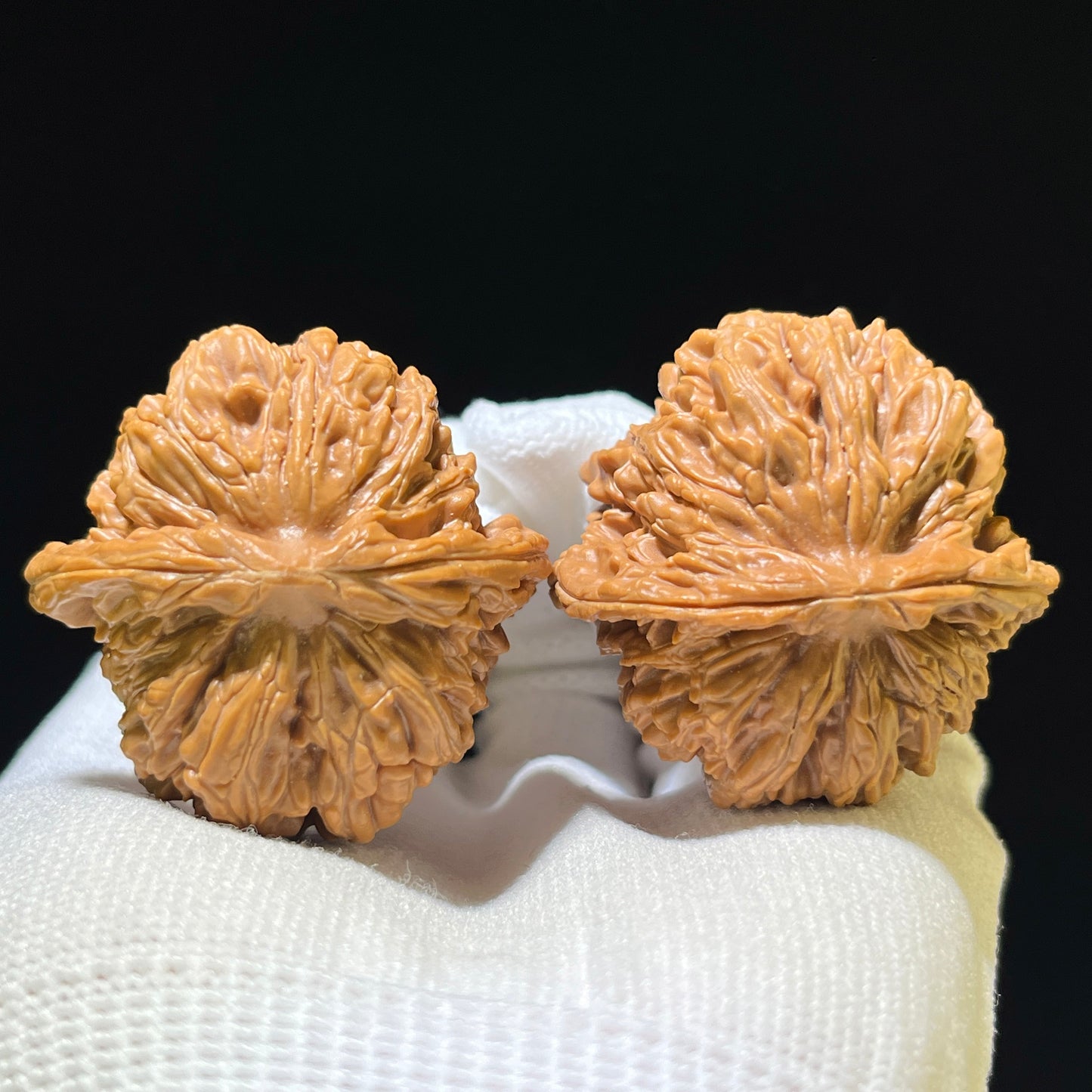 "Four-Story Tower" Sizuolou Wenwan Walnuts (Pair) | 41.0mm x 39.0mm | Stock ID: SZL-1111