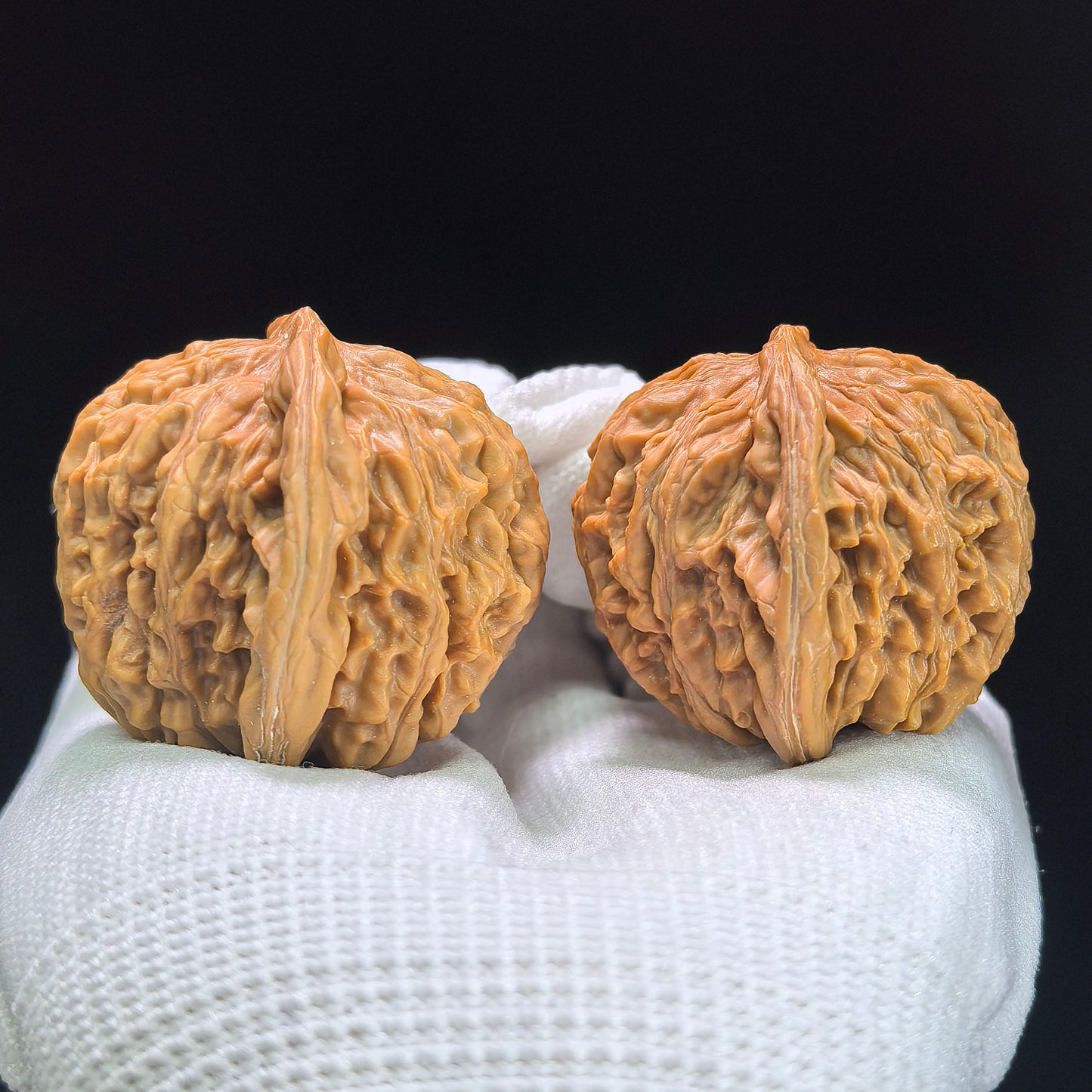 "Four-Tower Pavilion Lionhead" Sizouloutou SZL-1405 Low-Profile Wenwan Walnuts Pair | 41.0mm x 39.0mm | SZL-1405