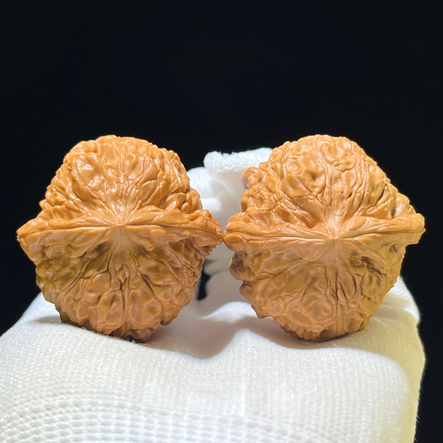 "Pumpkin Mound" Nanguadun Wenwan Walnuts (Pair) | 42.0mm x 40.0mm | Stock ID: NGD-1103