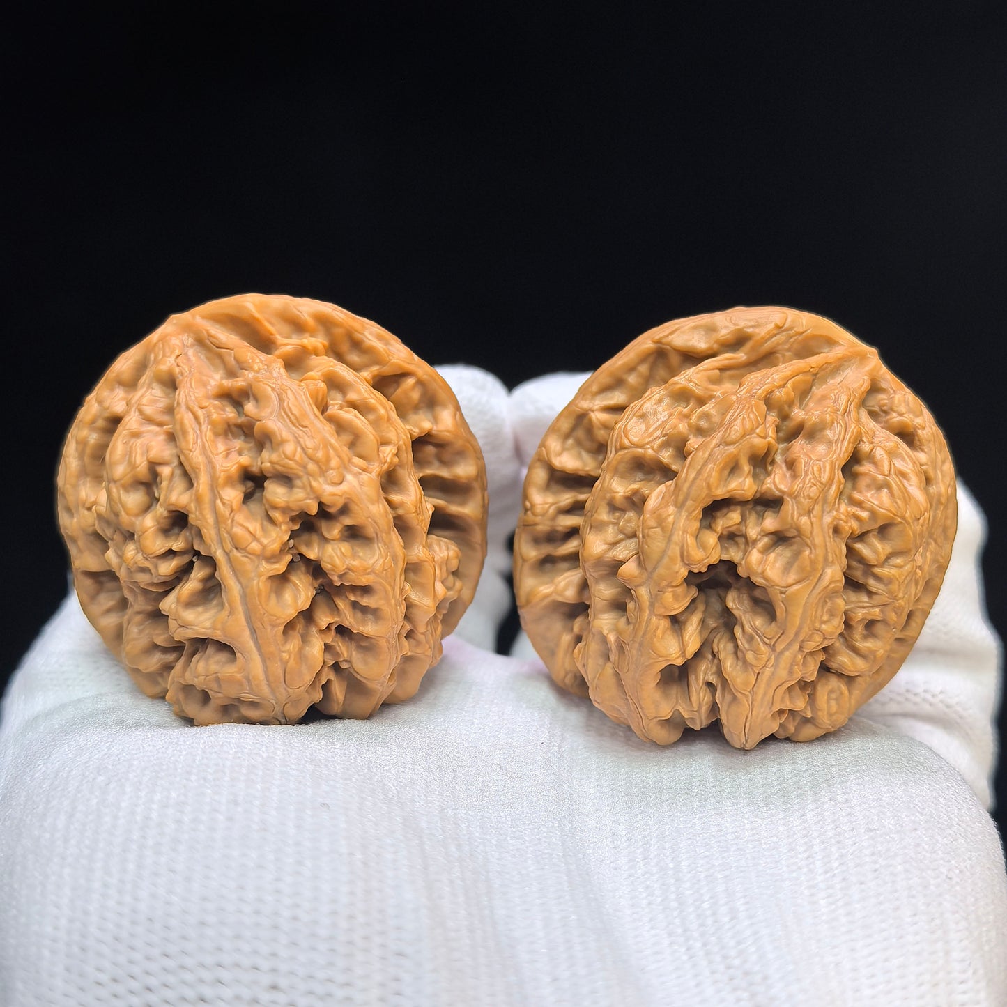 "Large Thick Ridge Vulture" Dacujin Zuoshandiao Wenwan Walnuts Pair | 43.0mm x 43.0mm | CJZSD-C232E