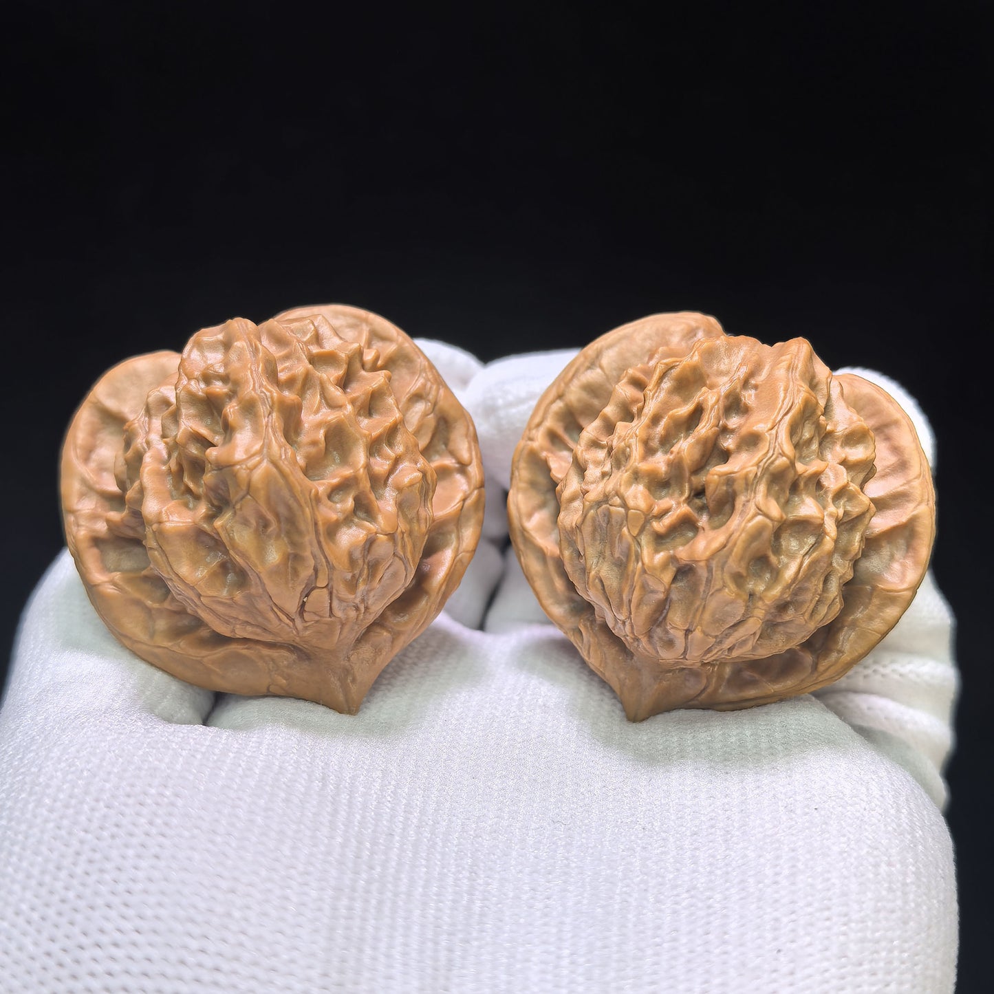 "High Apex Tutu" Gaojian Tutu Wenwan Walnuts Pair | 41.0mm x 39.0mm | TT-1551C