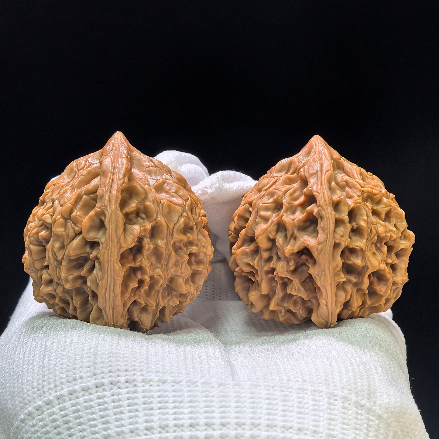 "Golden Kylin" Jinqilin Wenwan Walnuts (Pair) | 41.0mm x 38.0mm | Stock ID: JQL-1403