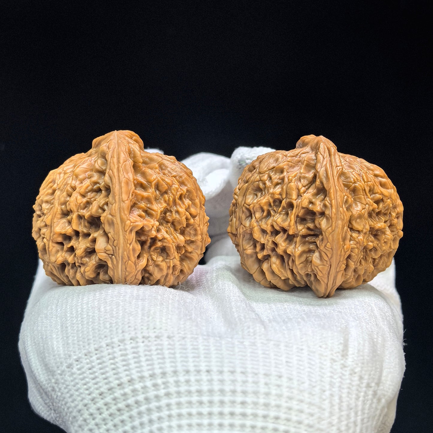 "Nanjiang Stone" Nanjiangshi Classic Heritage Wenwan Walnuts Pair | 43.0mm x 42.0mm | NJS-1504C