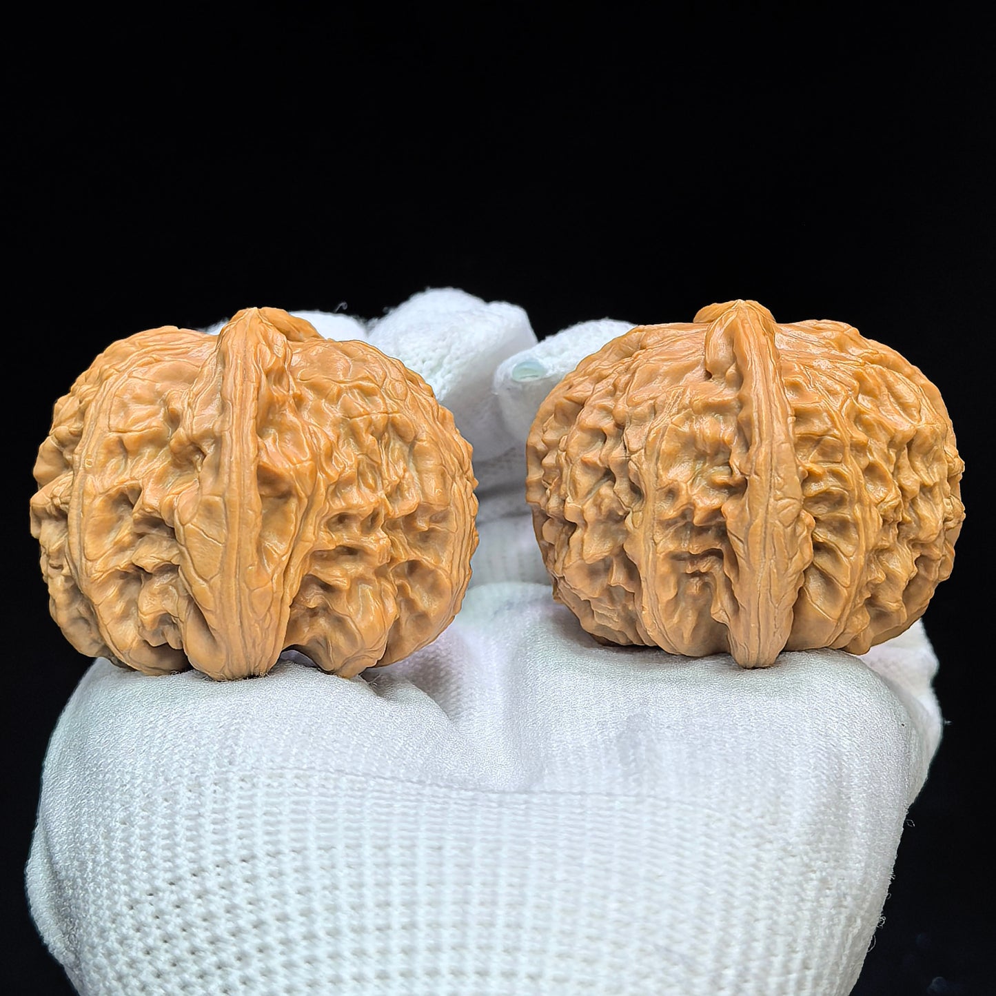 "Spherical White Lionhead" Qiuxing Baishizi QXBSJ-1506C Low-Profile Wenwan Walnuts Pair | 44.0mm x 44.0mm | QXBSJ-1506C