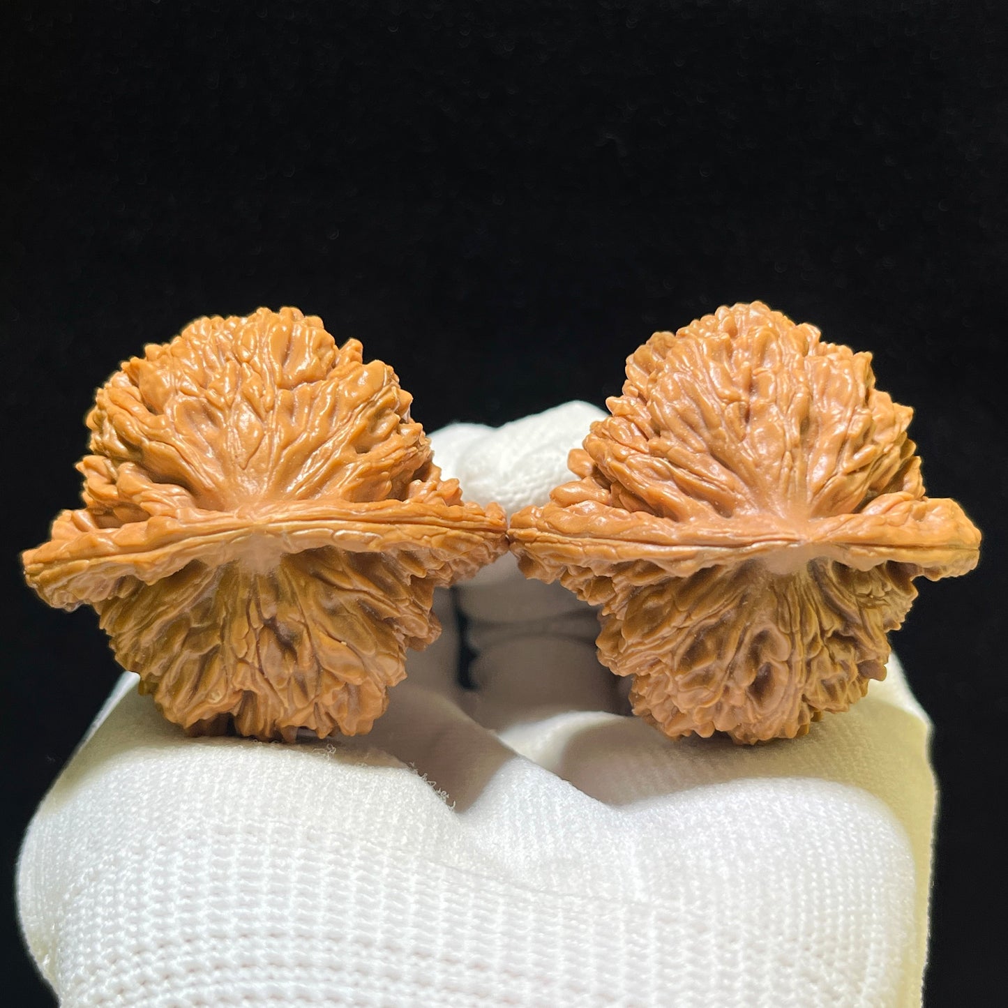 "Four Towers" Sizuolou Lion Head Wenwan Walnuts Pair | 44.0mm x 41.0mm | SZL-1107